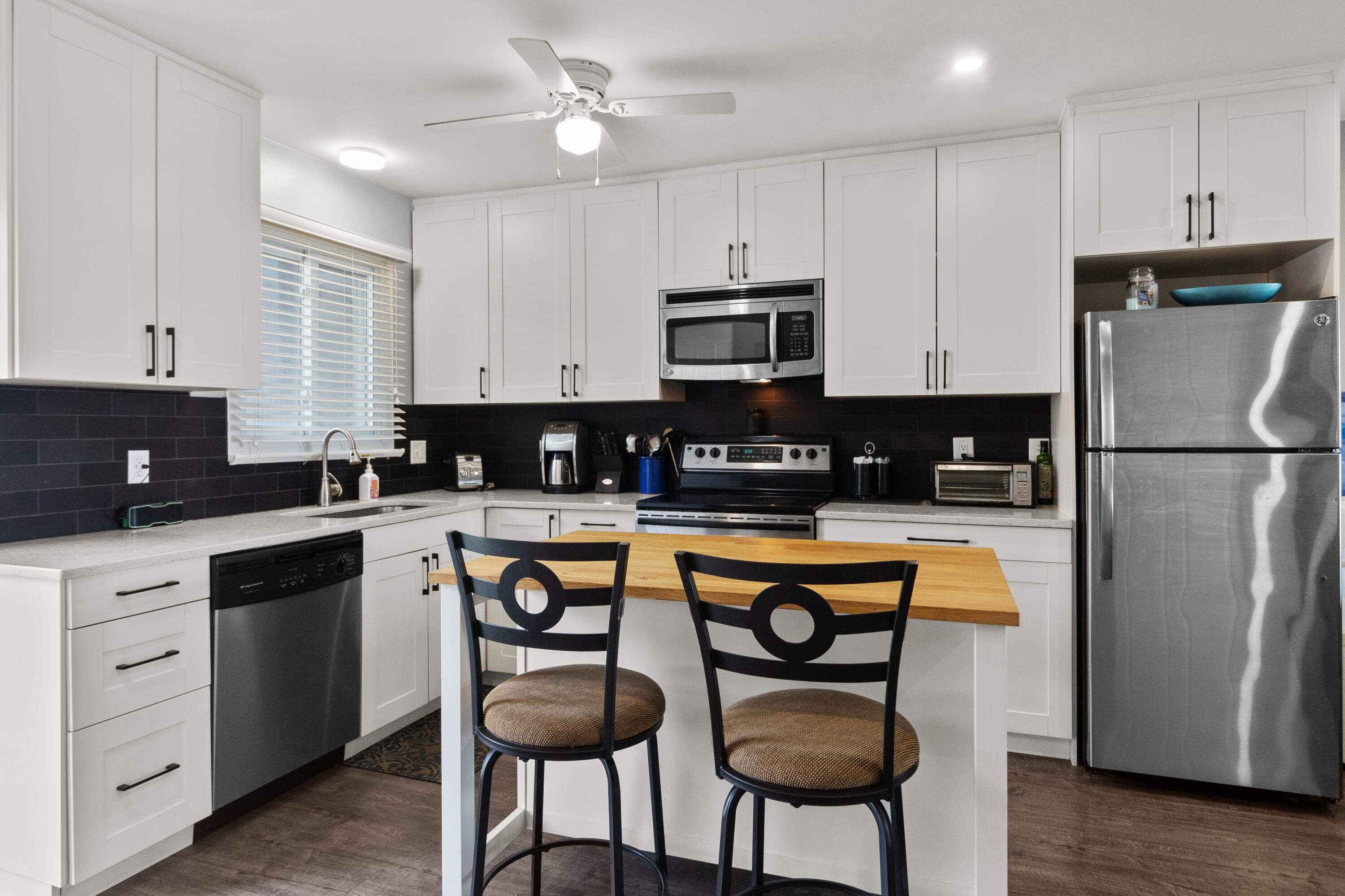 536 N Cogswell Dr Unit: 7