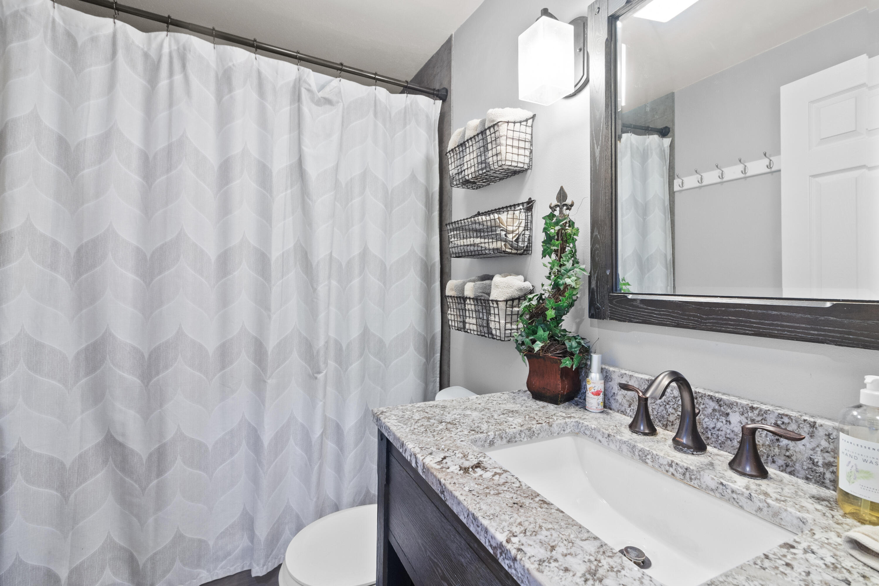 536 N Cogswell Dr Unit: 7