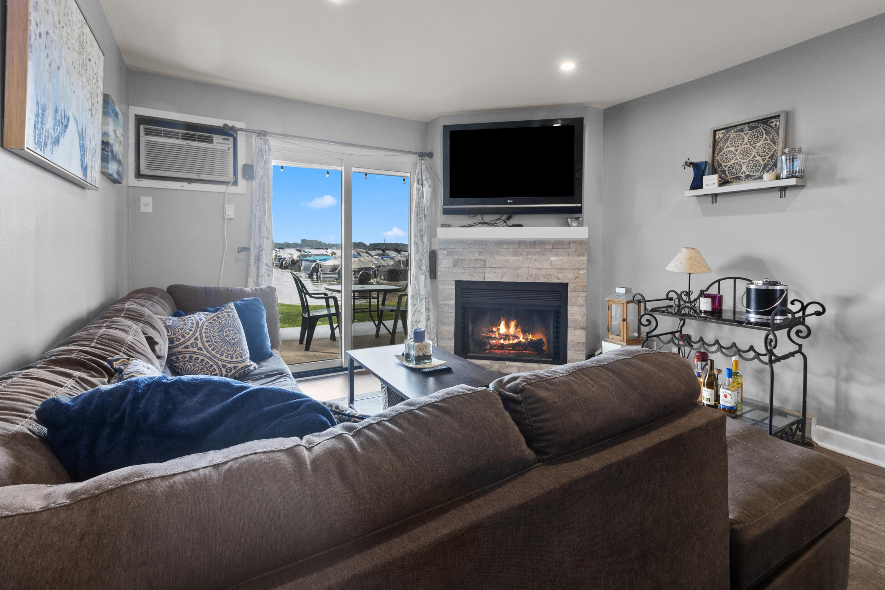 536 N Cogswell Dr Unit: 7