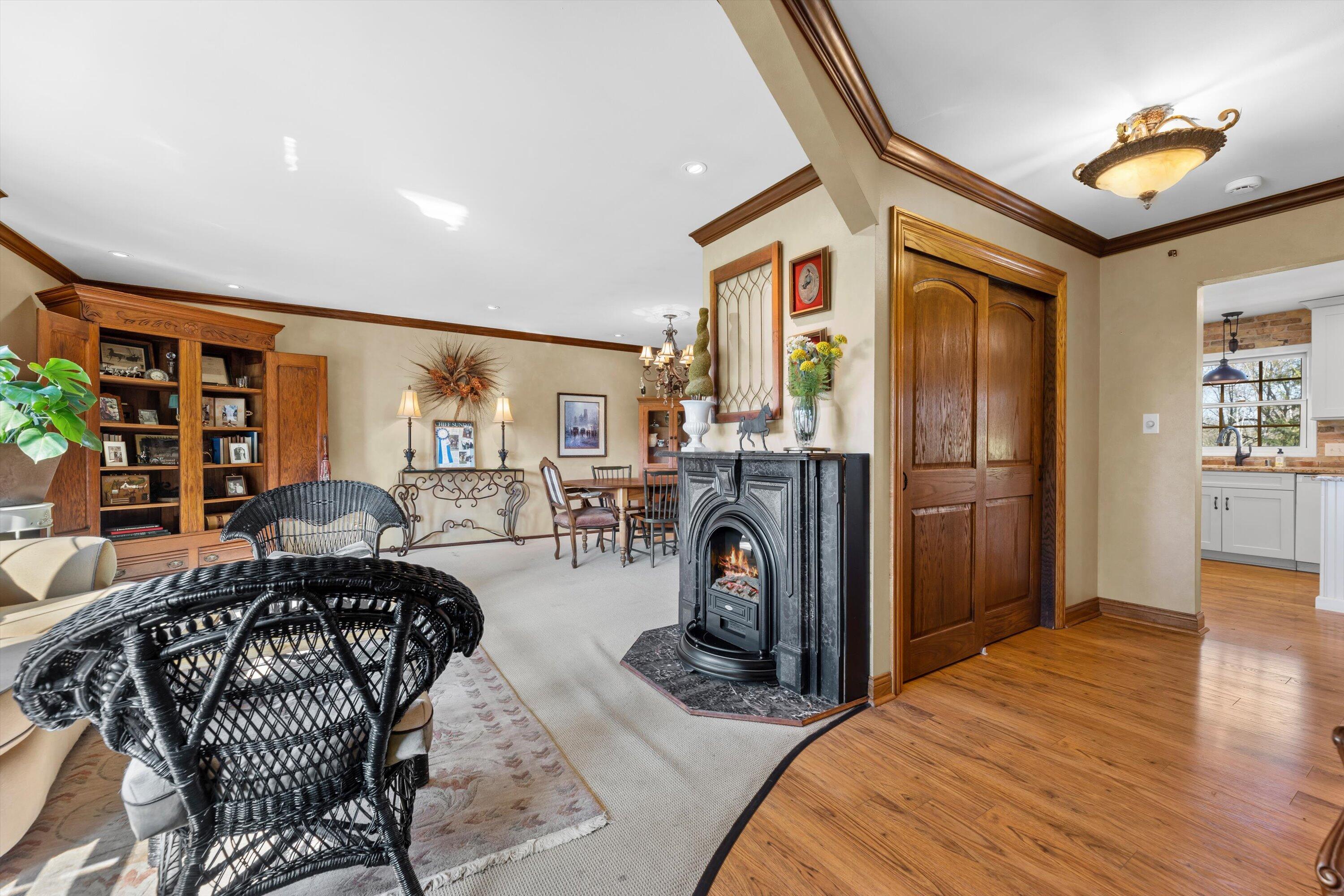 W246S6855 Maple Hill Dr