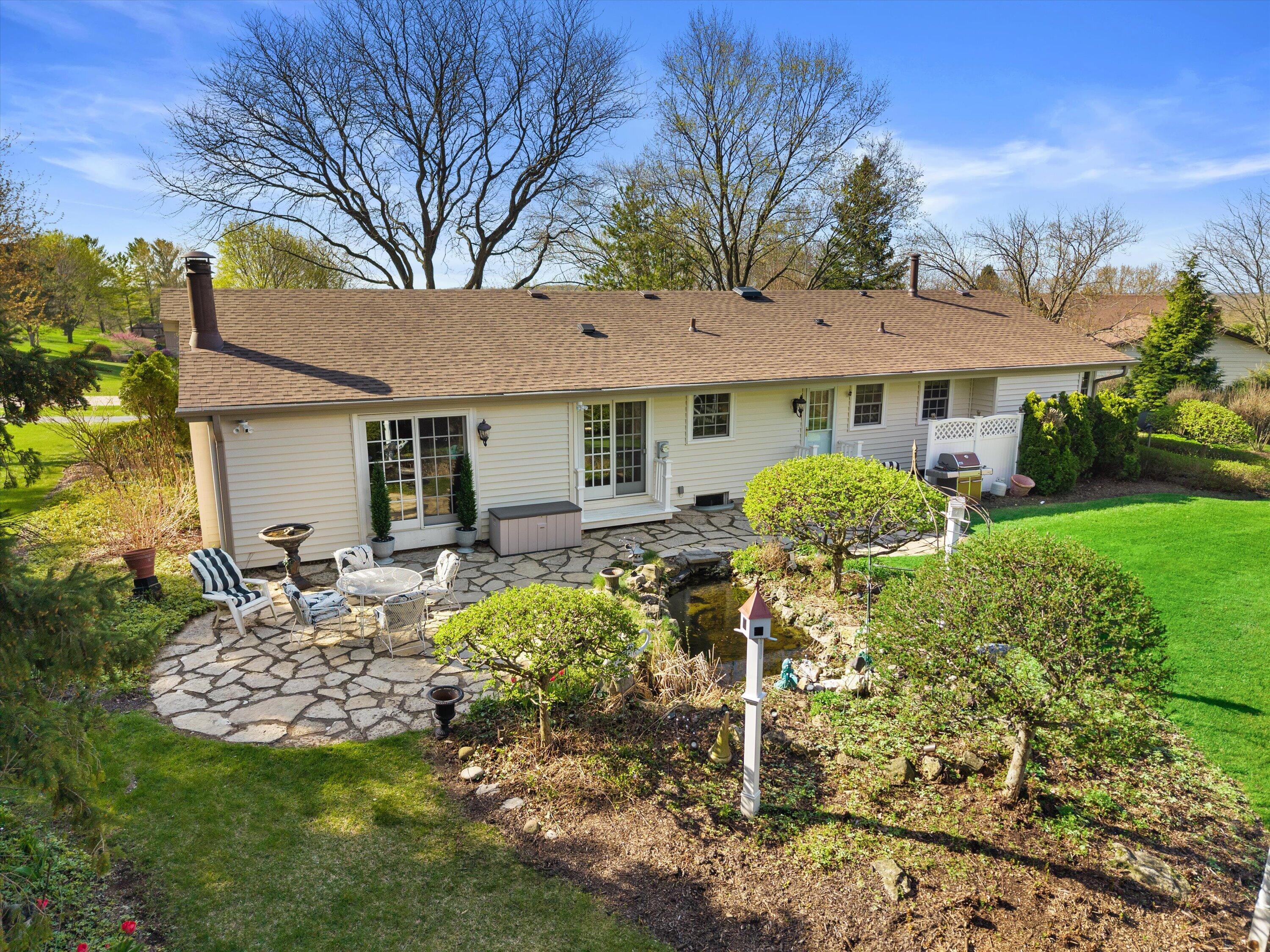 W246S6855 Maple Hill Dr