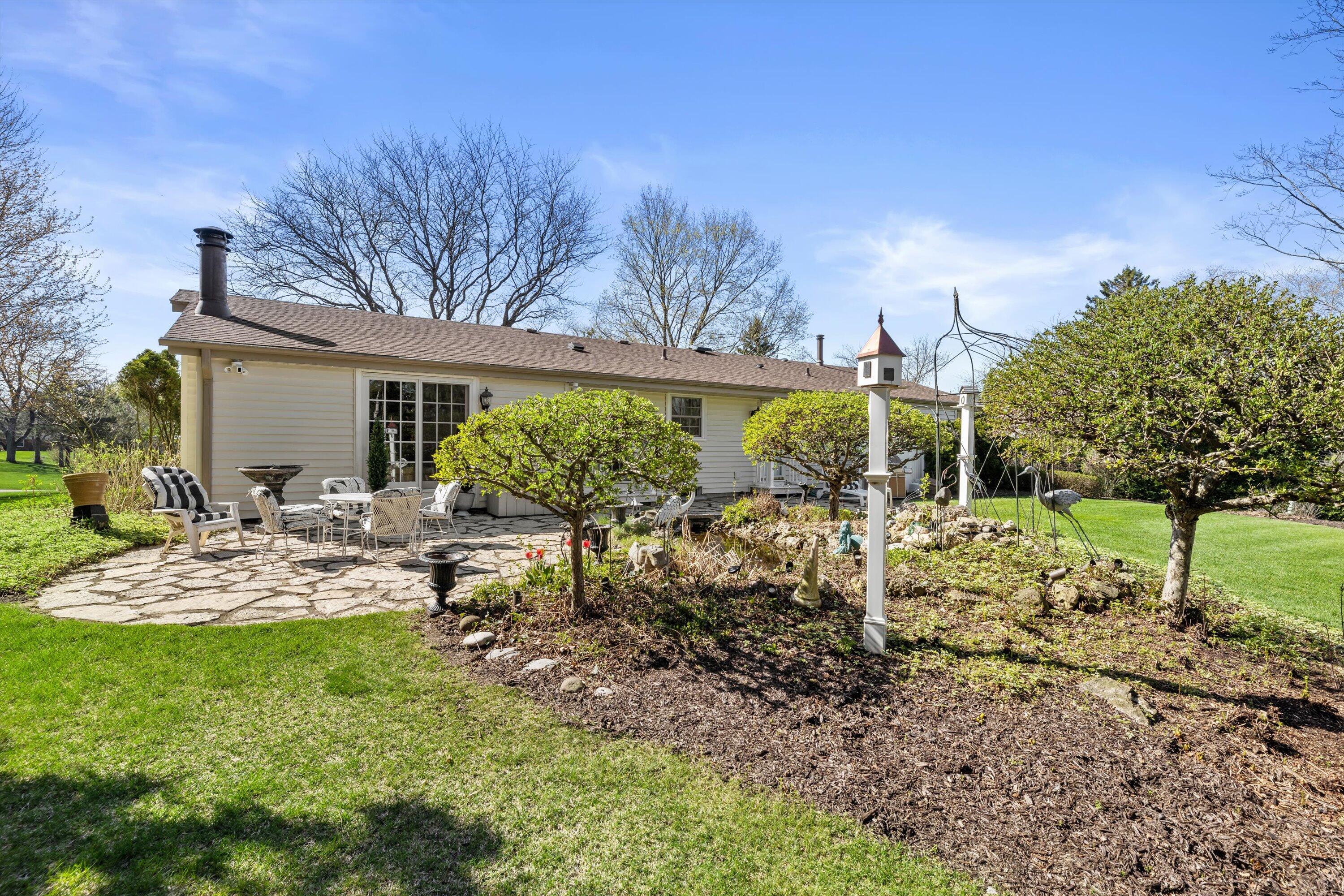 W246S6855 Maple Hill Dr