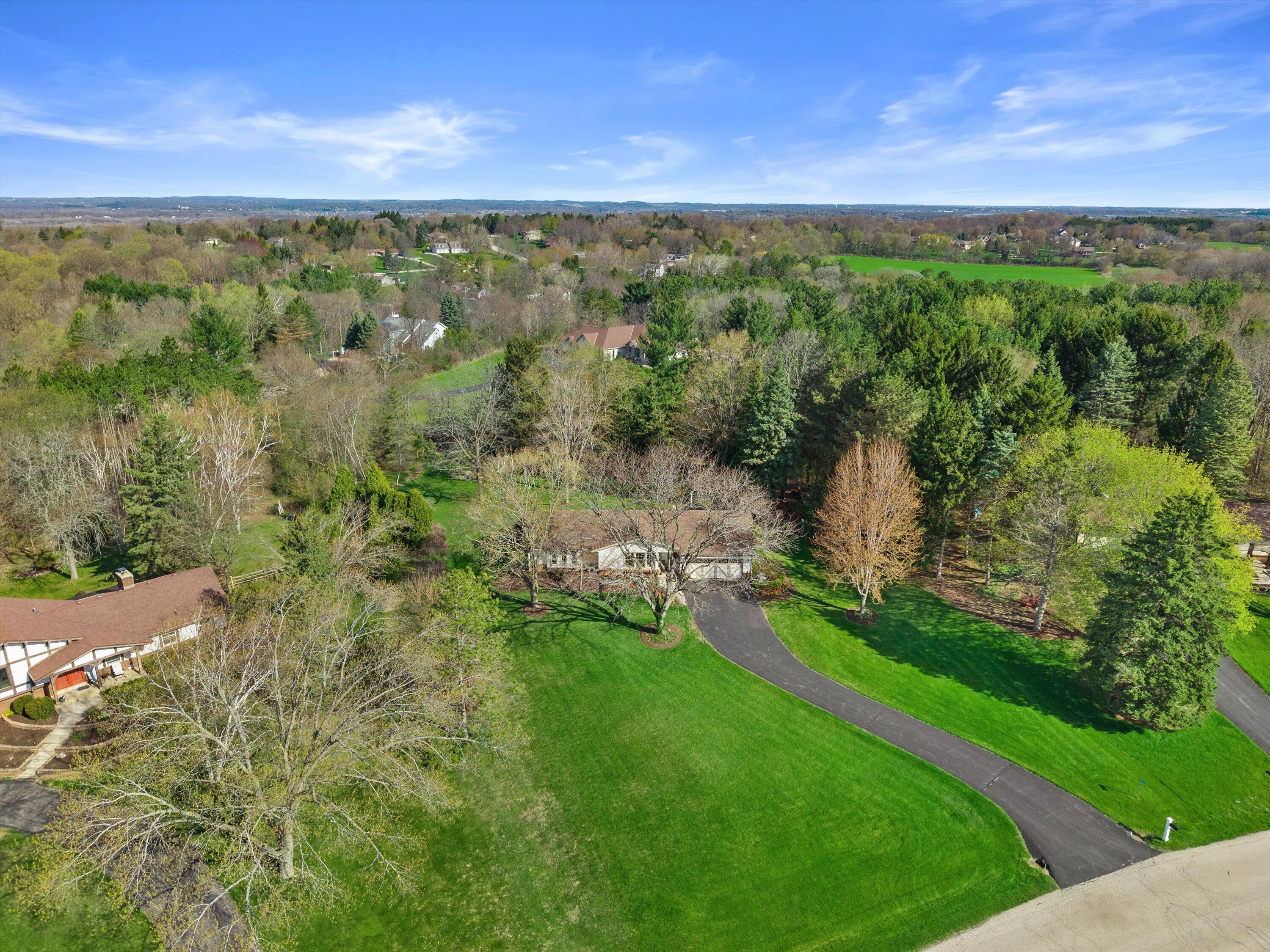 W246S6855 Maple Hill Dr