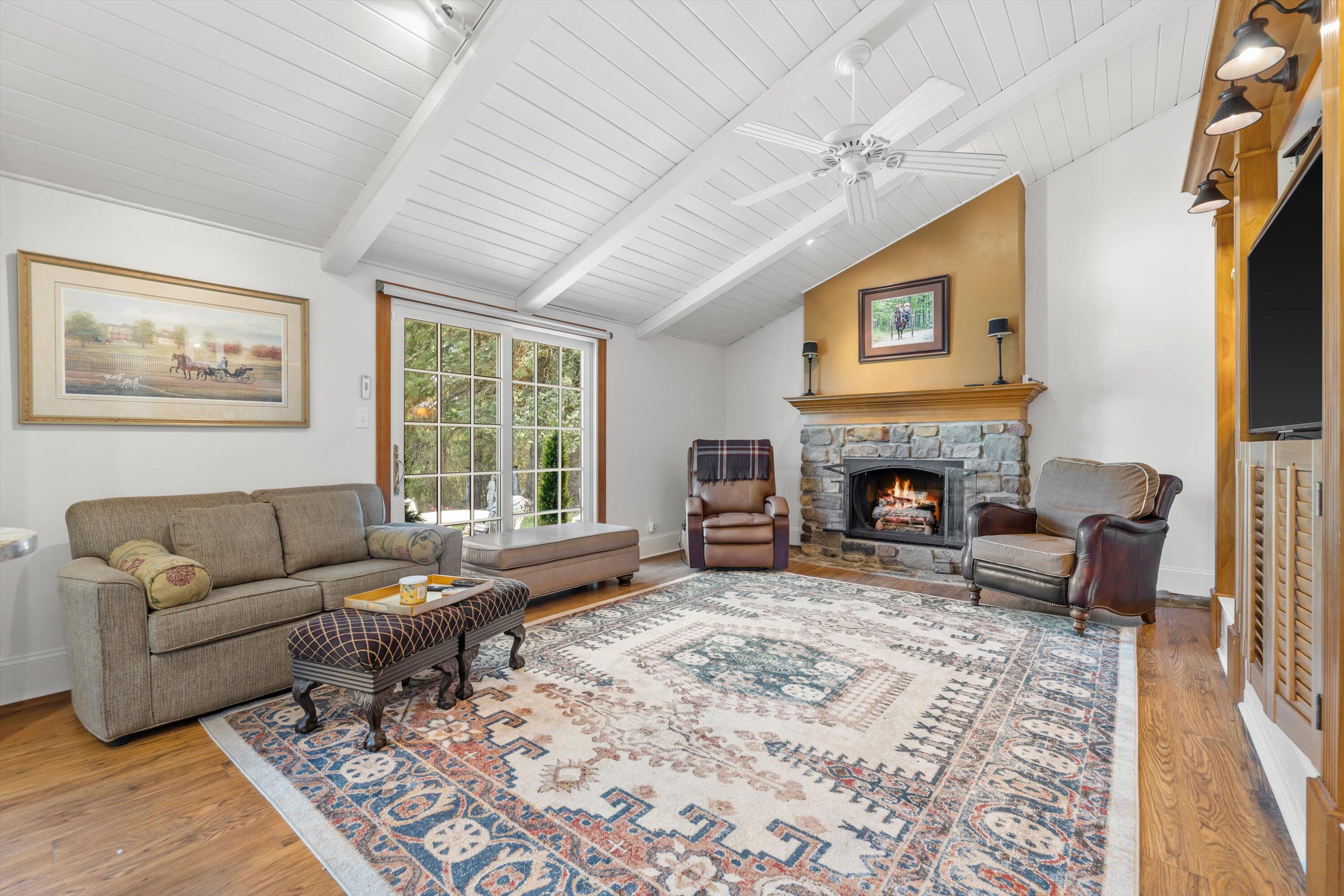 W246S6855 Maple Hill Dr