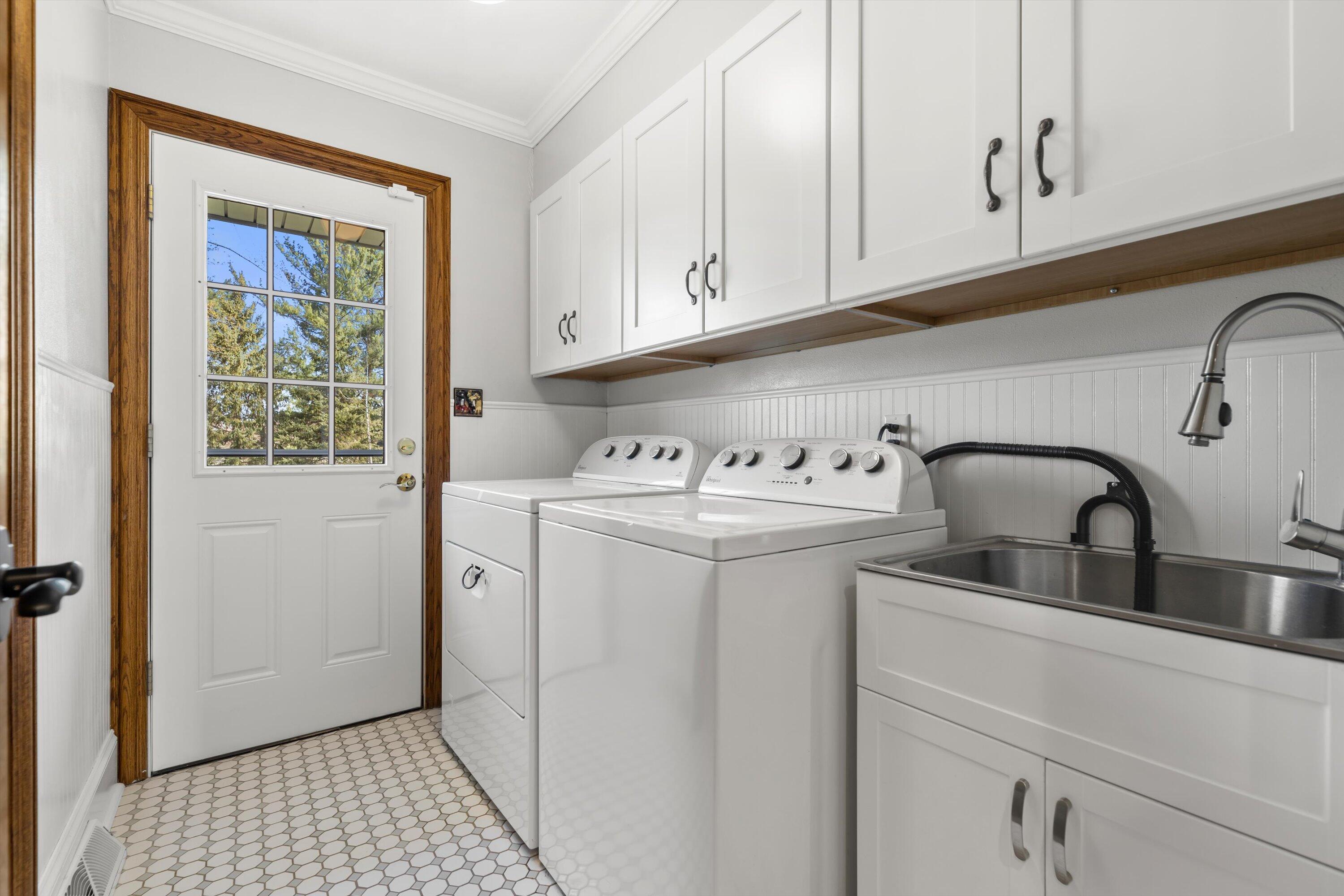 W246S6855 Maple Hill Dr
