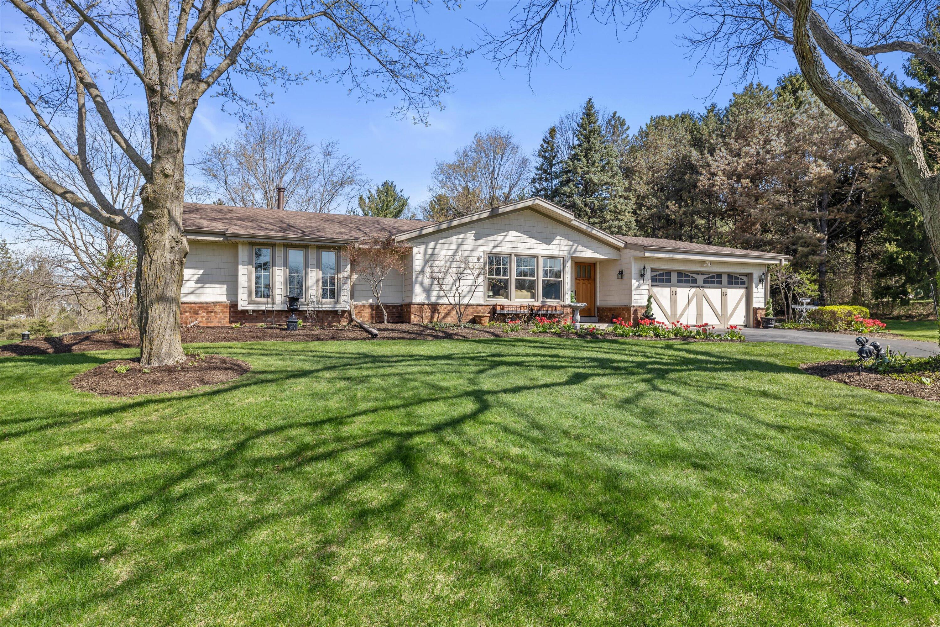 W246S6855 Maple Hill Dr