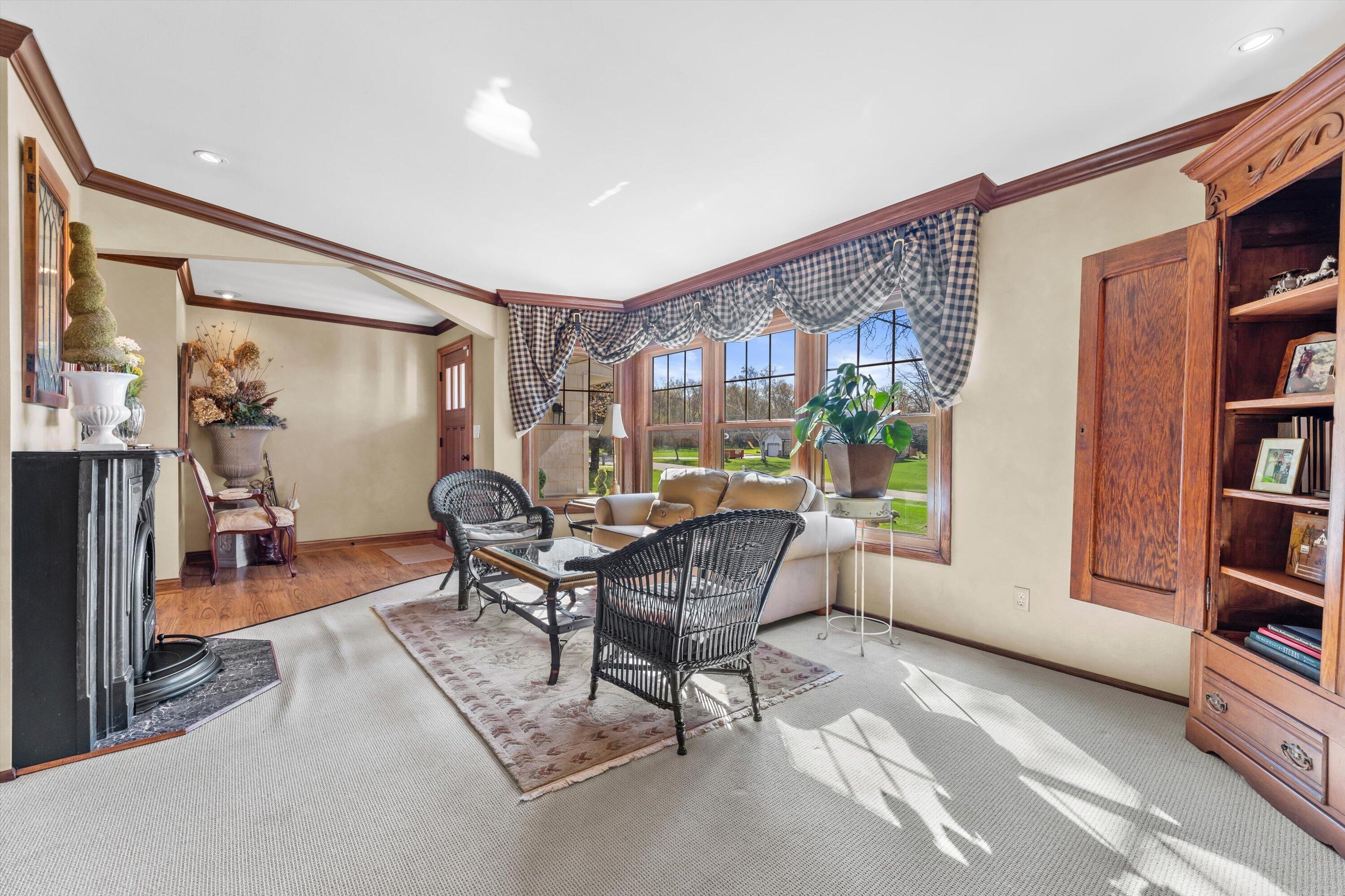 W246S6855 Maple Hill Dr