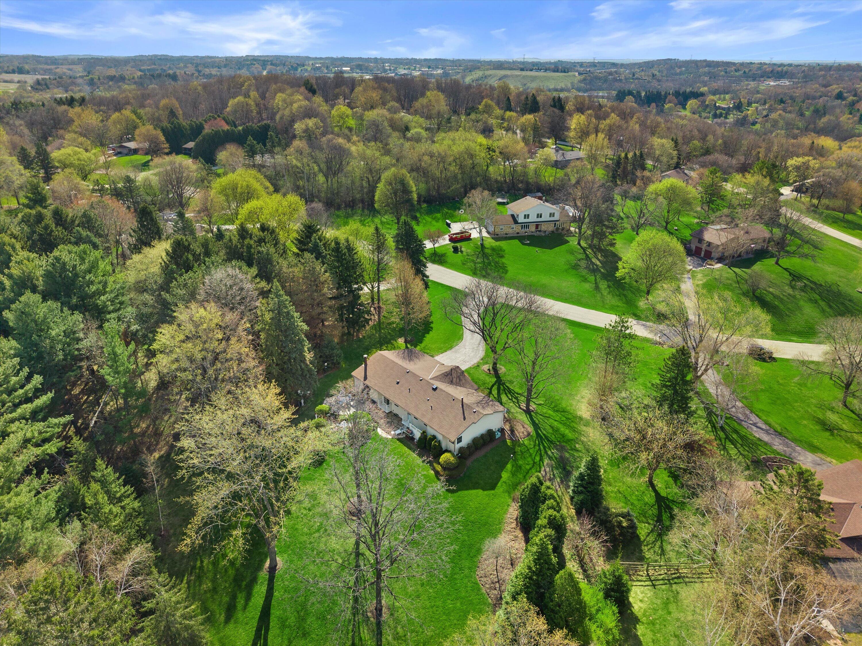 W246S6855 Maple Hill Dr