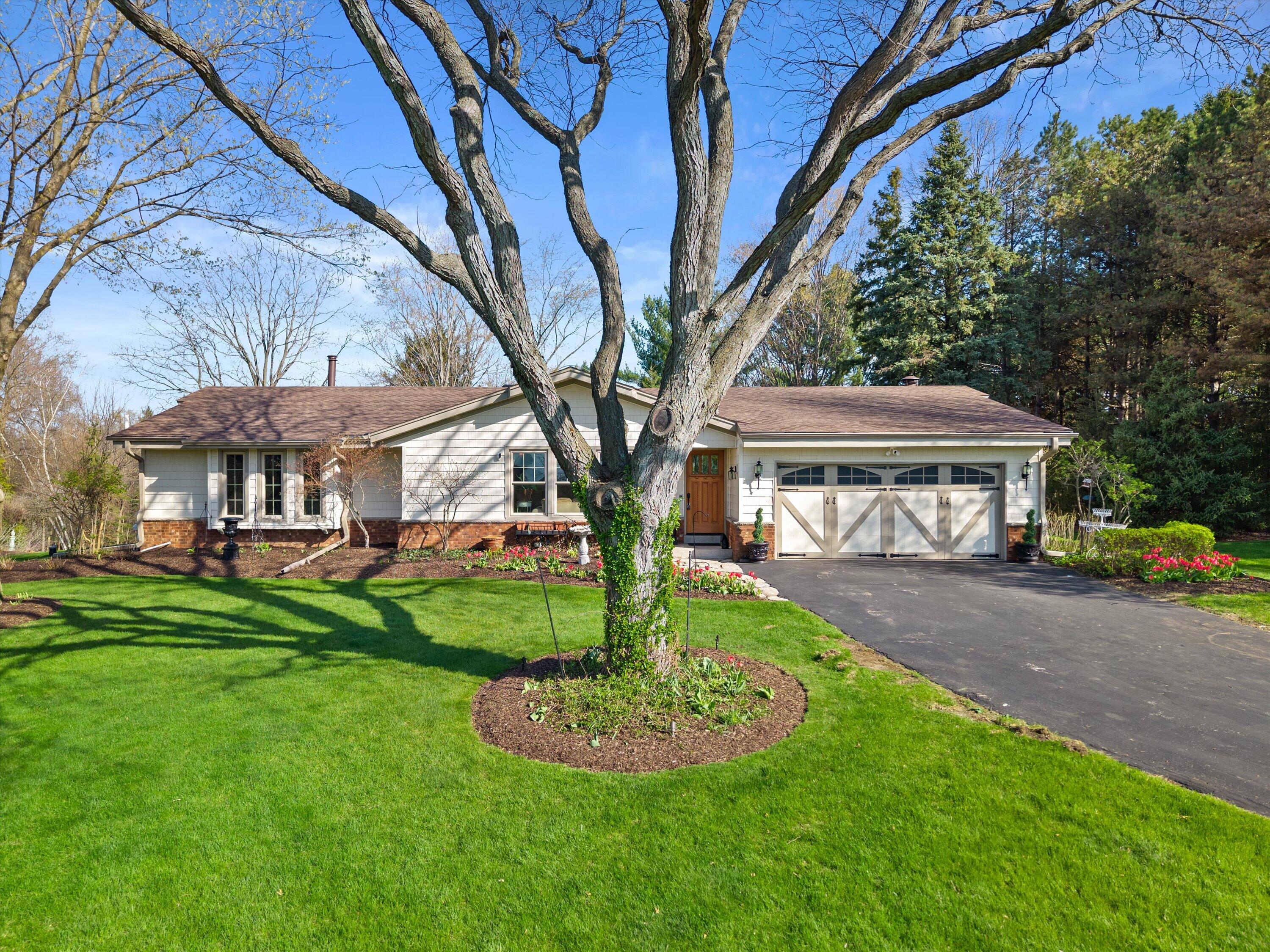 W246S6855 Maple Hill Dr