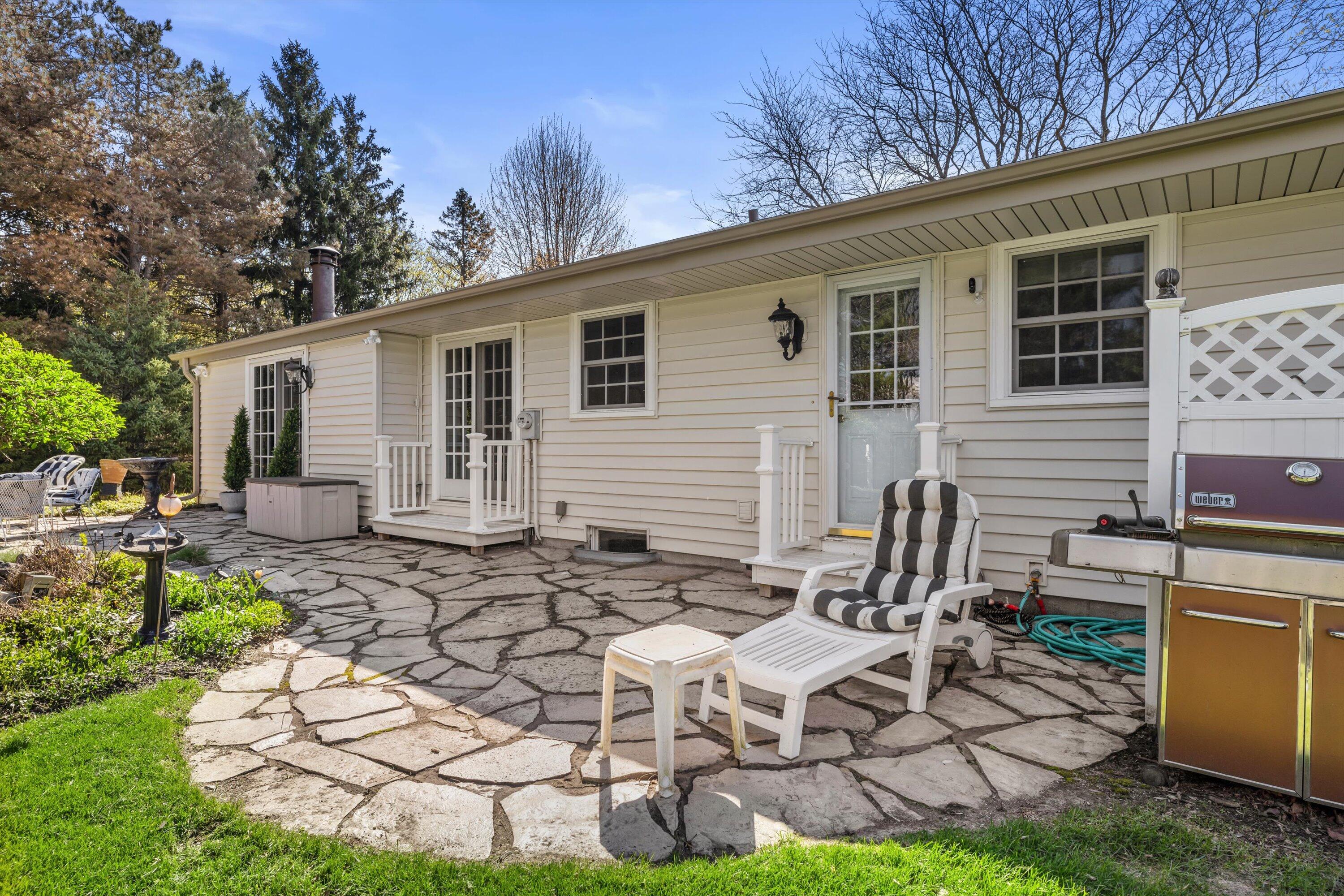 W246S6855 Maple Hill Dr