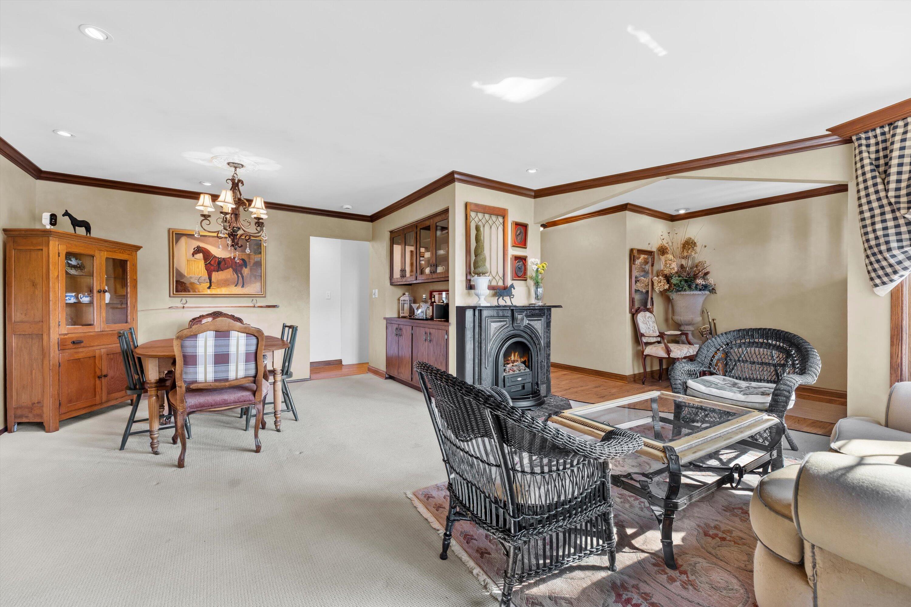W246S6855 Maple Hill Dr