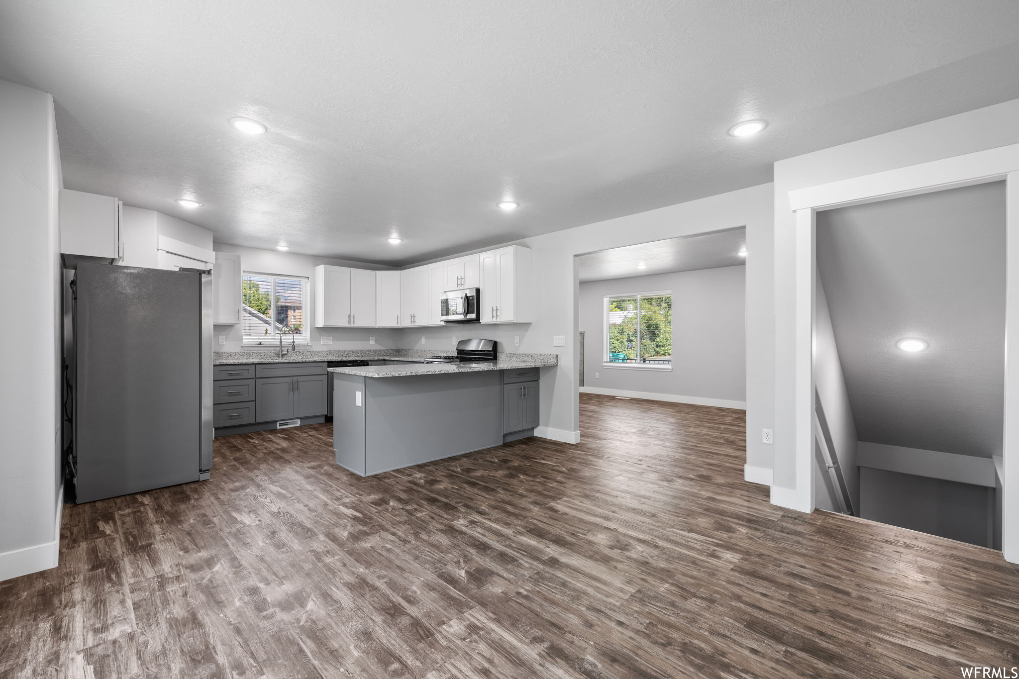 151 S JEFFERSON DR