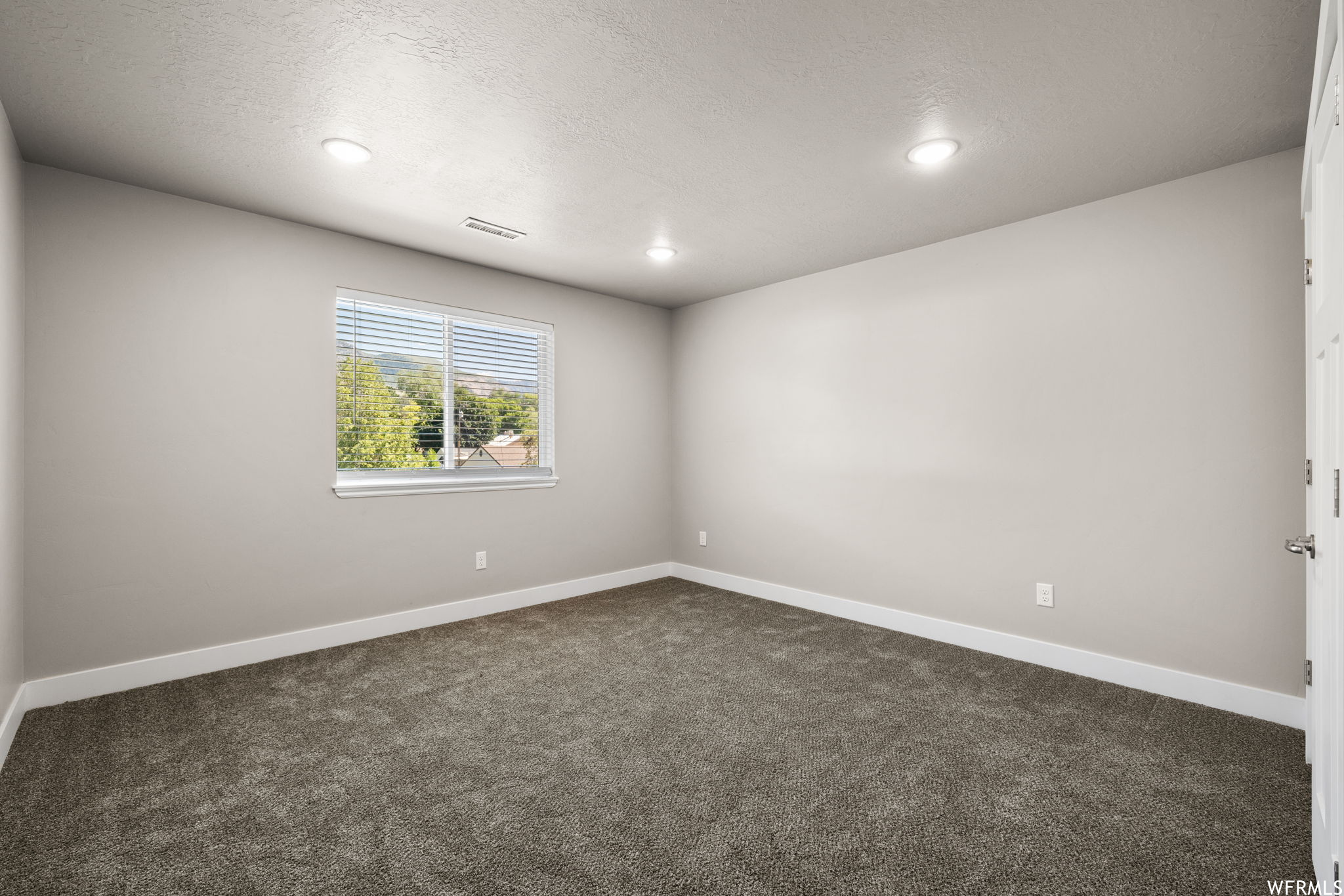 151 S JEFFERSON DR