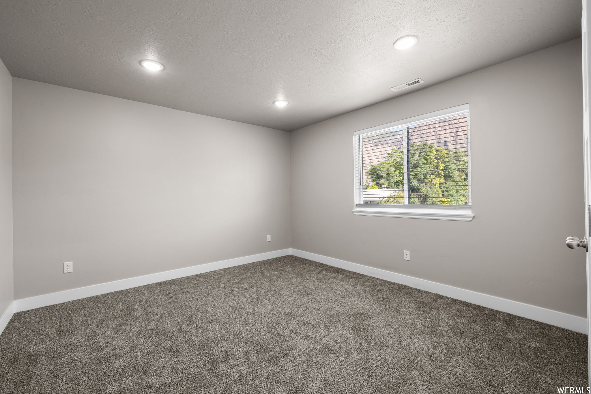 151 S JEFFERSON DR