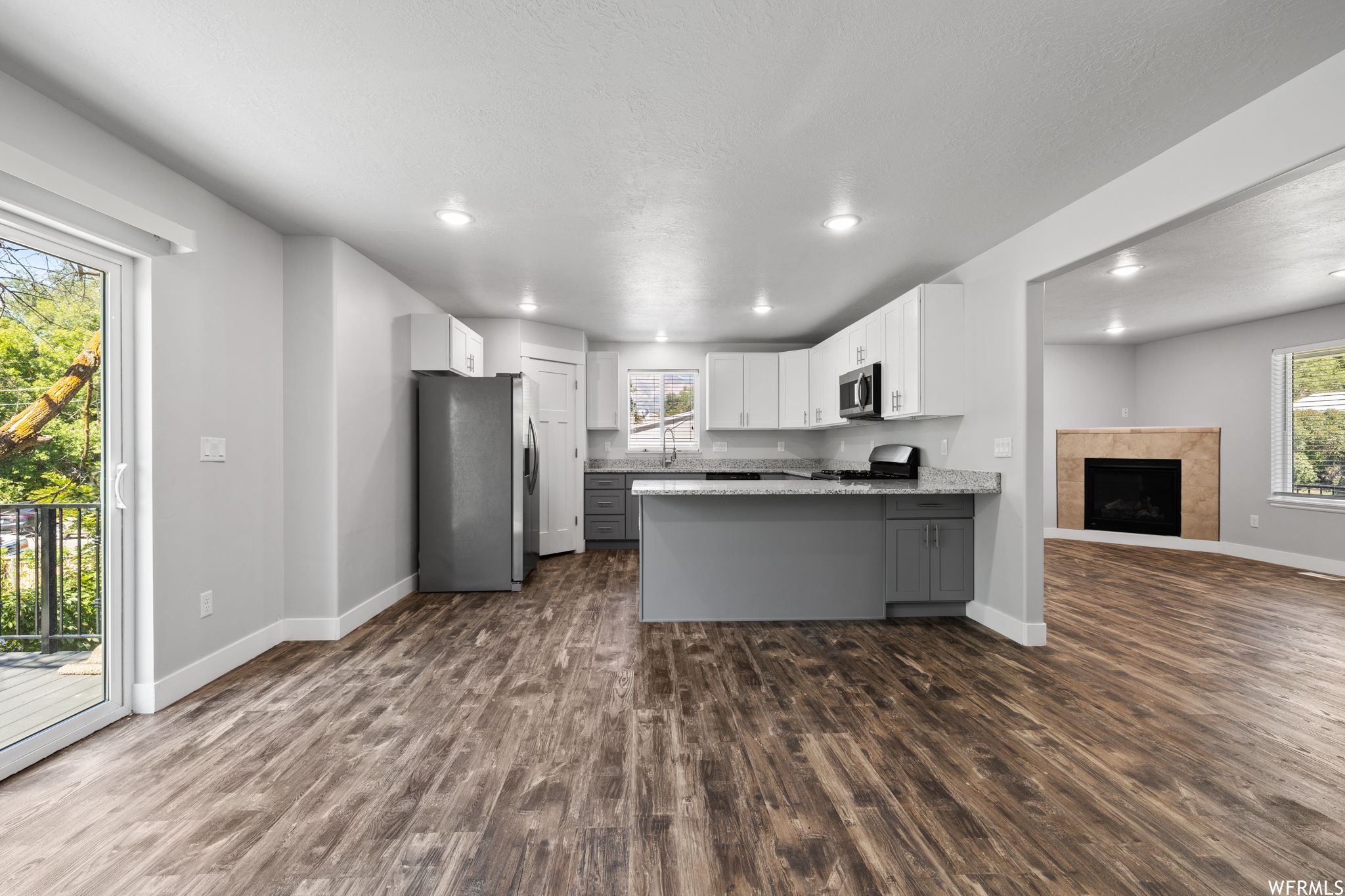 151 S JEFFERSON DR
