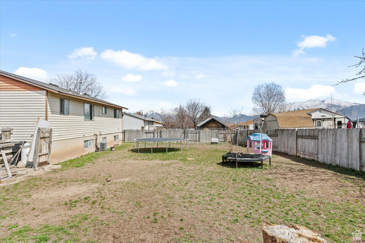 686 TOMAHAWK DR