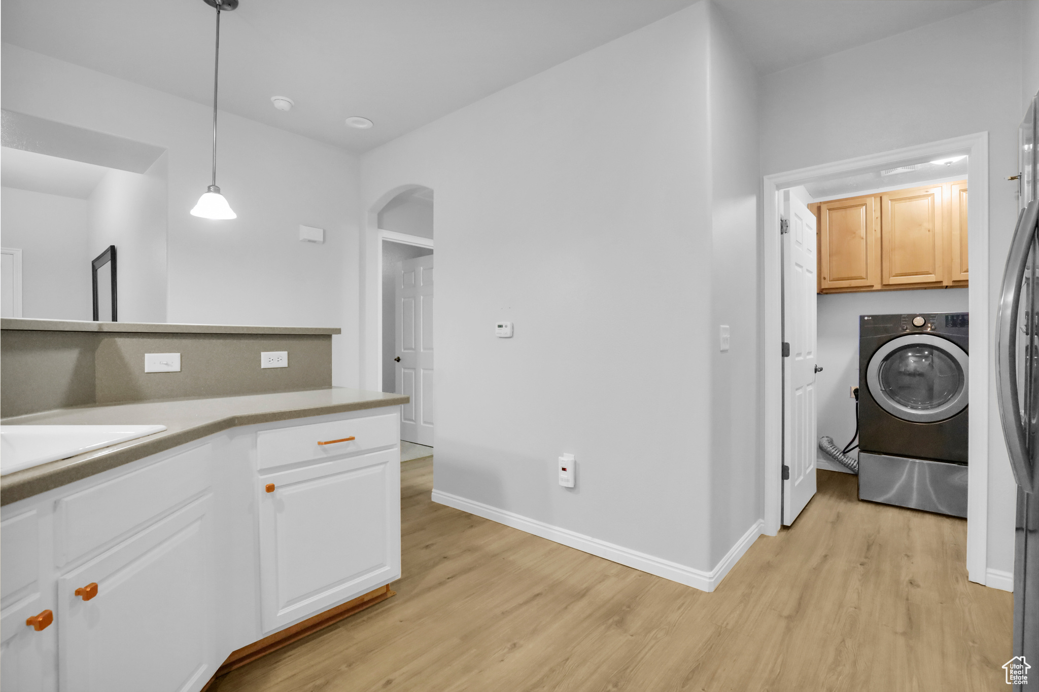 1564 W 50 N