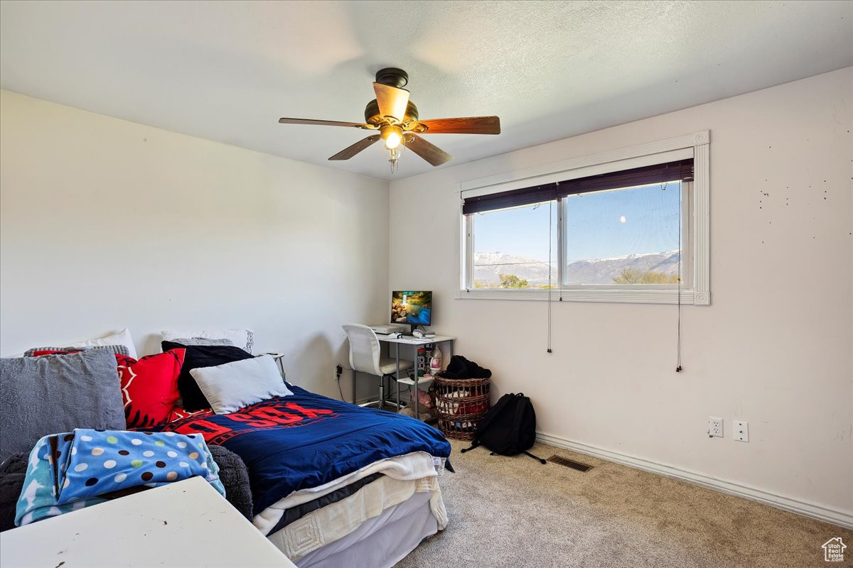 1426 N 4250 W