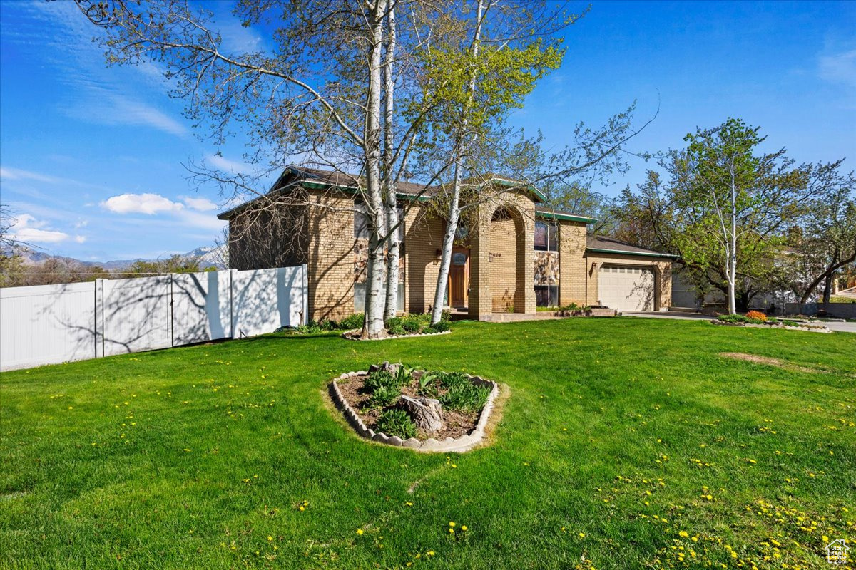 1426 N 4250 W