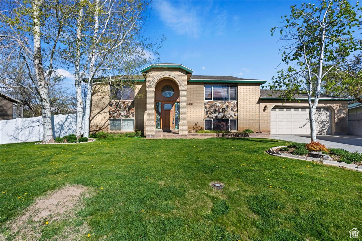 1426 N 4250 W