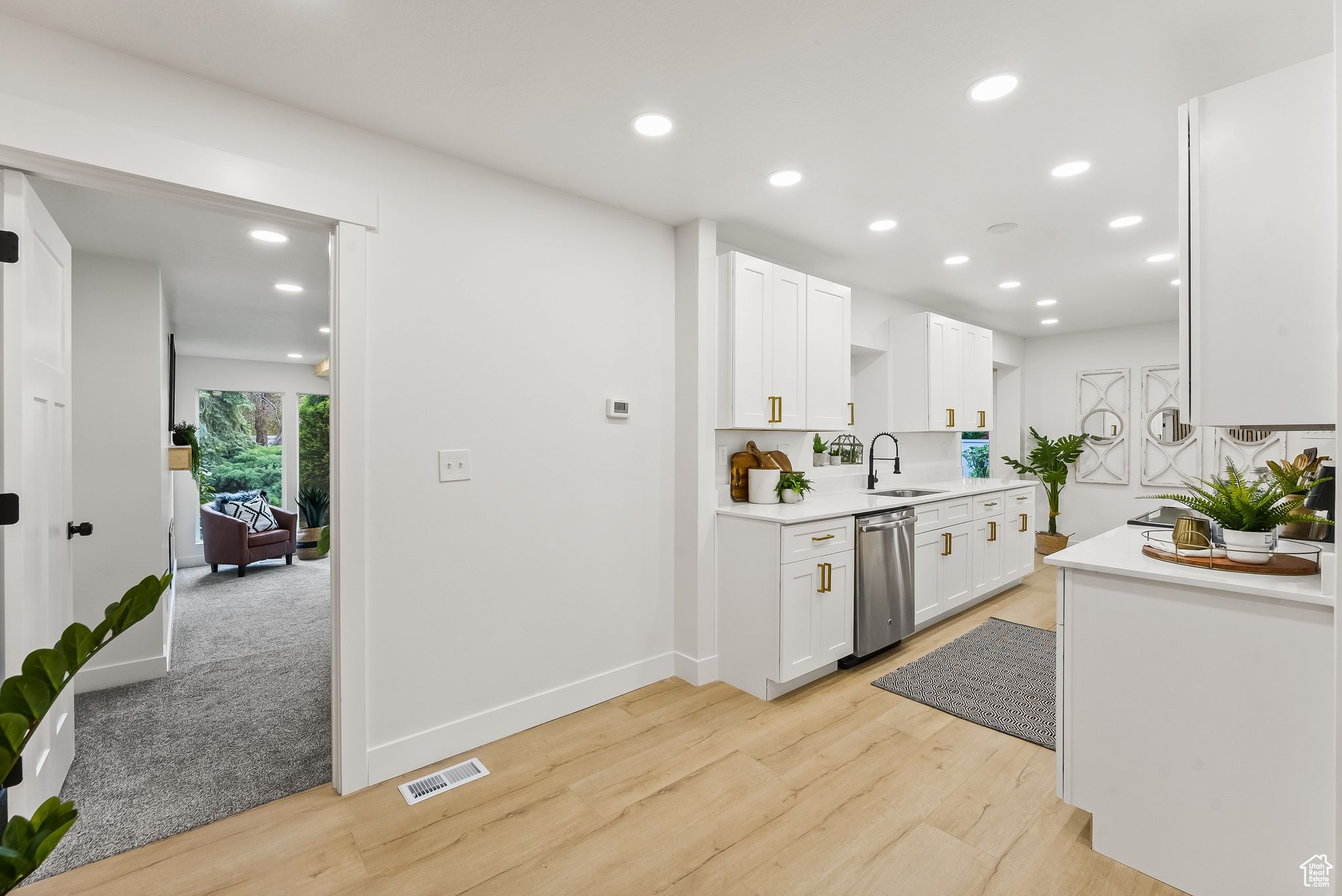 267 S ORCHARD AVE