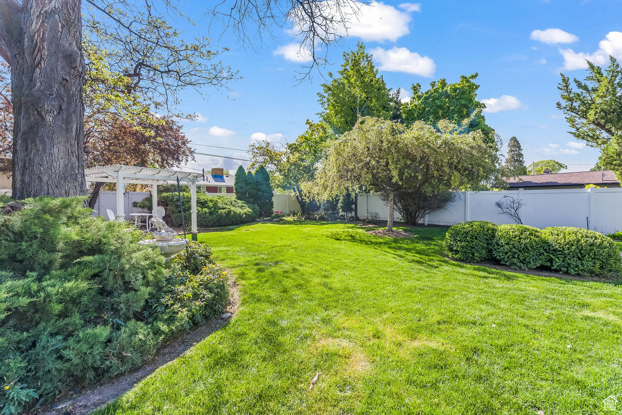 267 S ORCHARD AVE