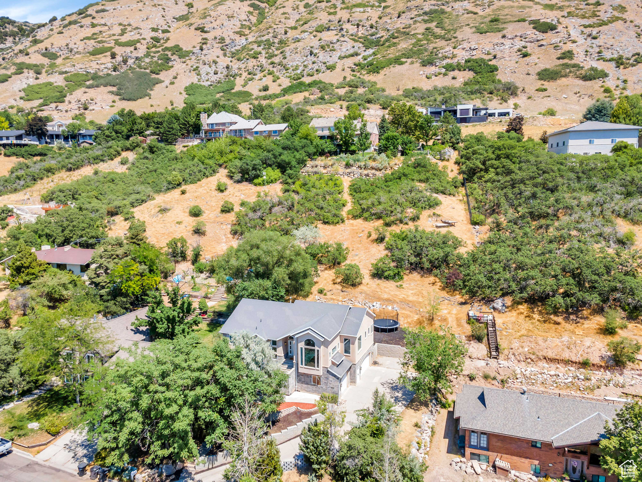 4066 N DEVONSHIRE DR