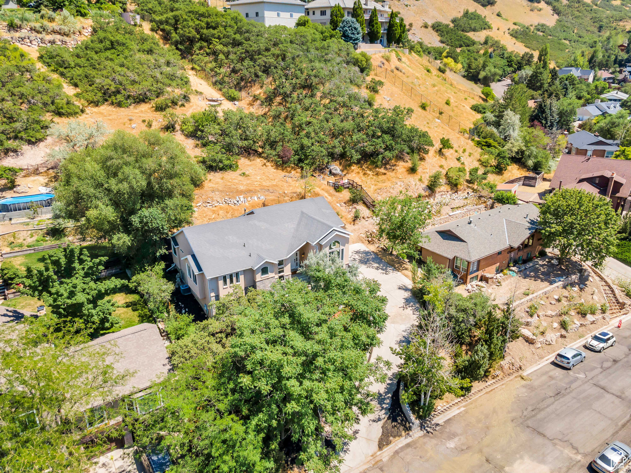 4066 N DEVONSHIRE DR