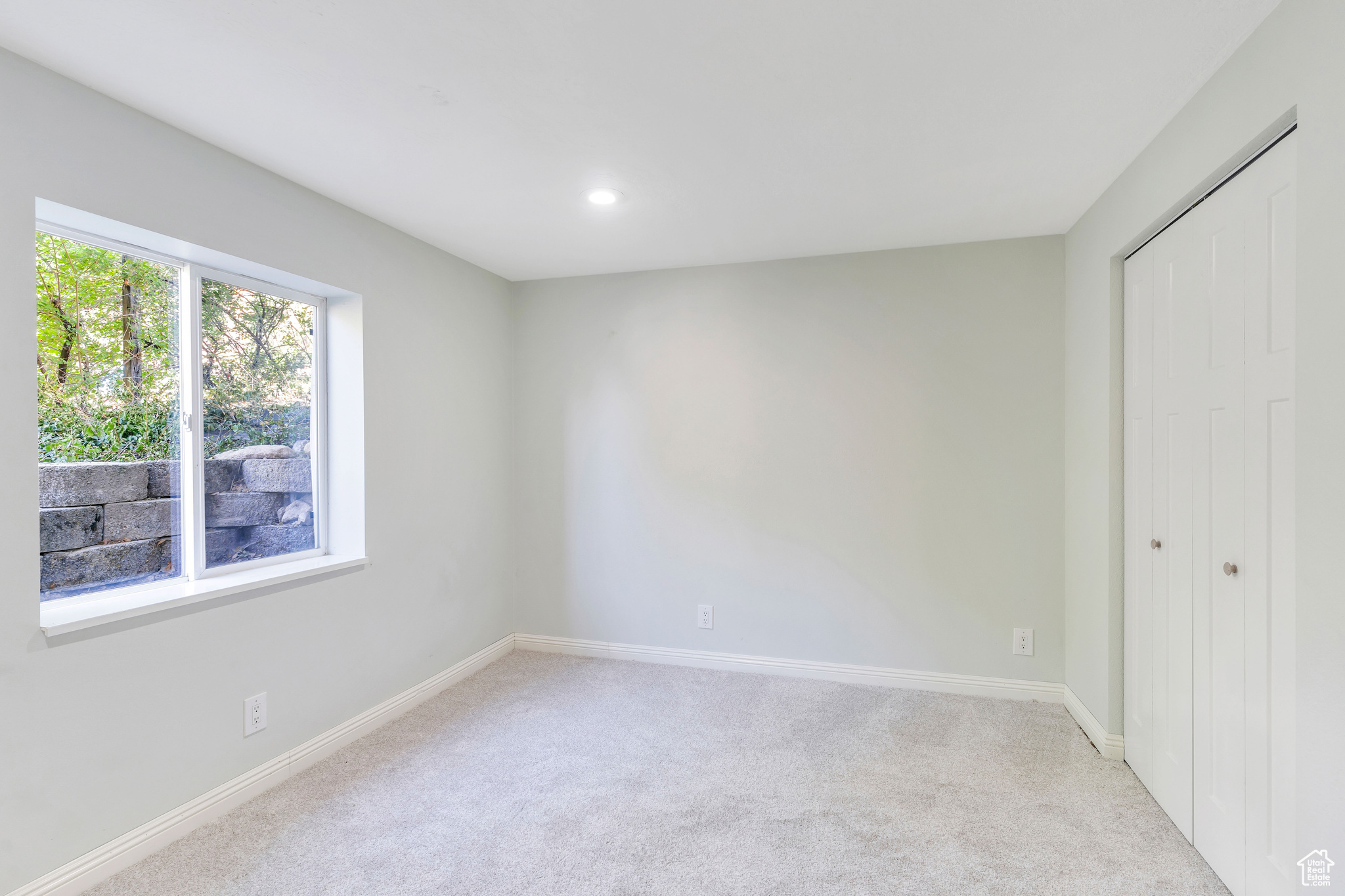 4066 N DEVONSHIRE DR