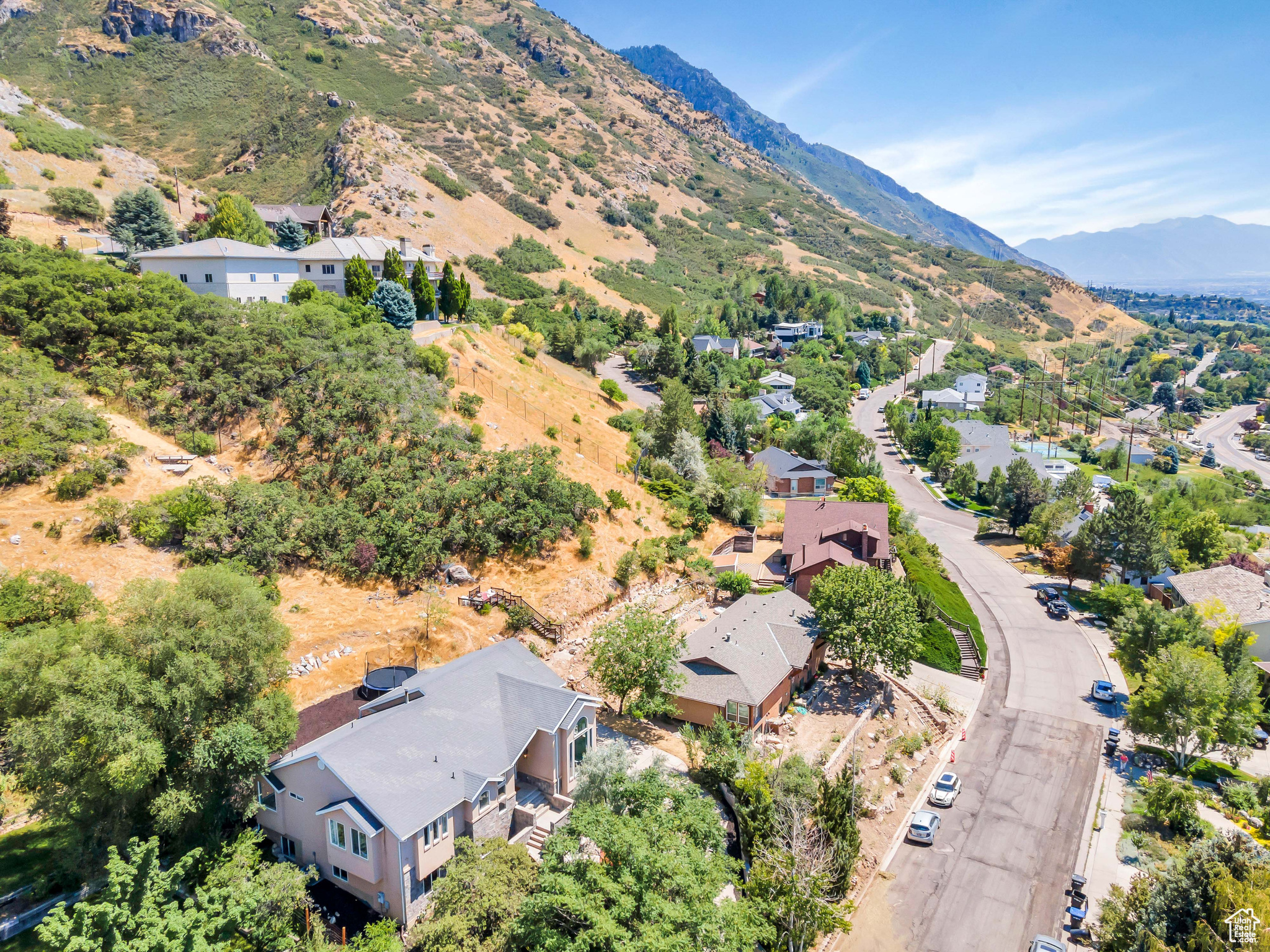 4066 N DEVONSHIRE DR