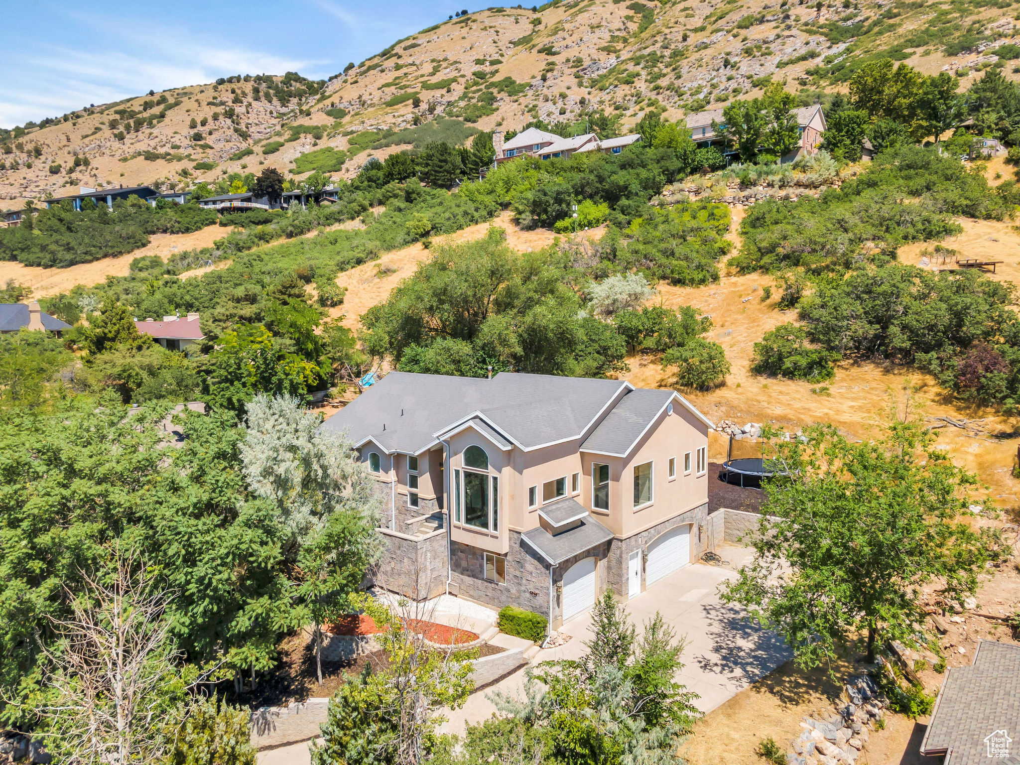 4066 N DEVONSHIRE DR
