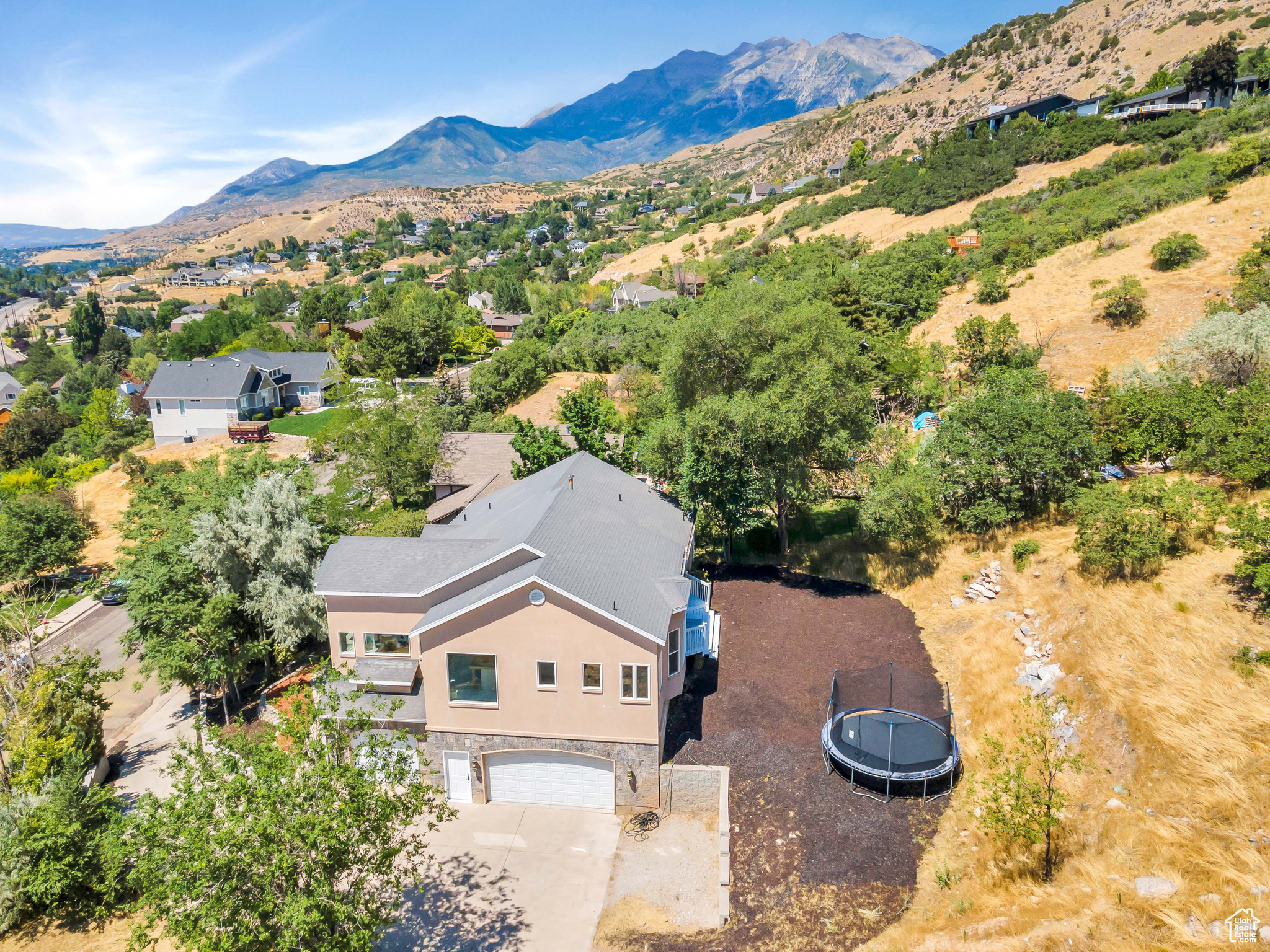 4066 N DEVONSHIRE DR