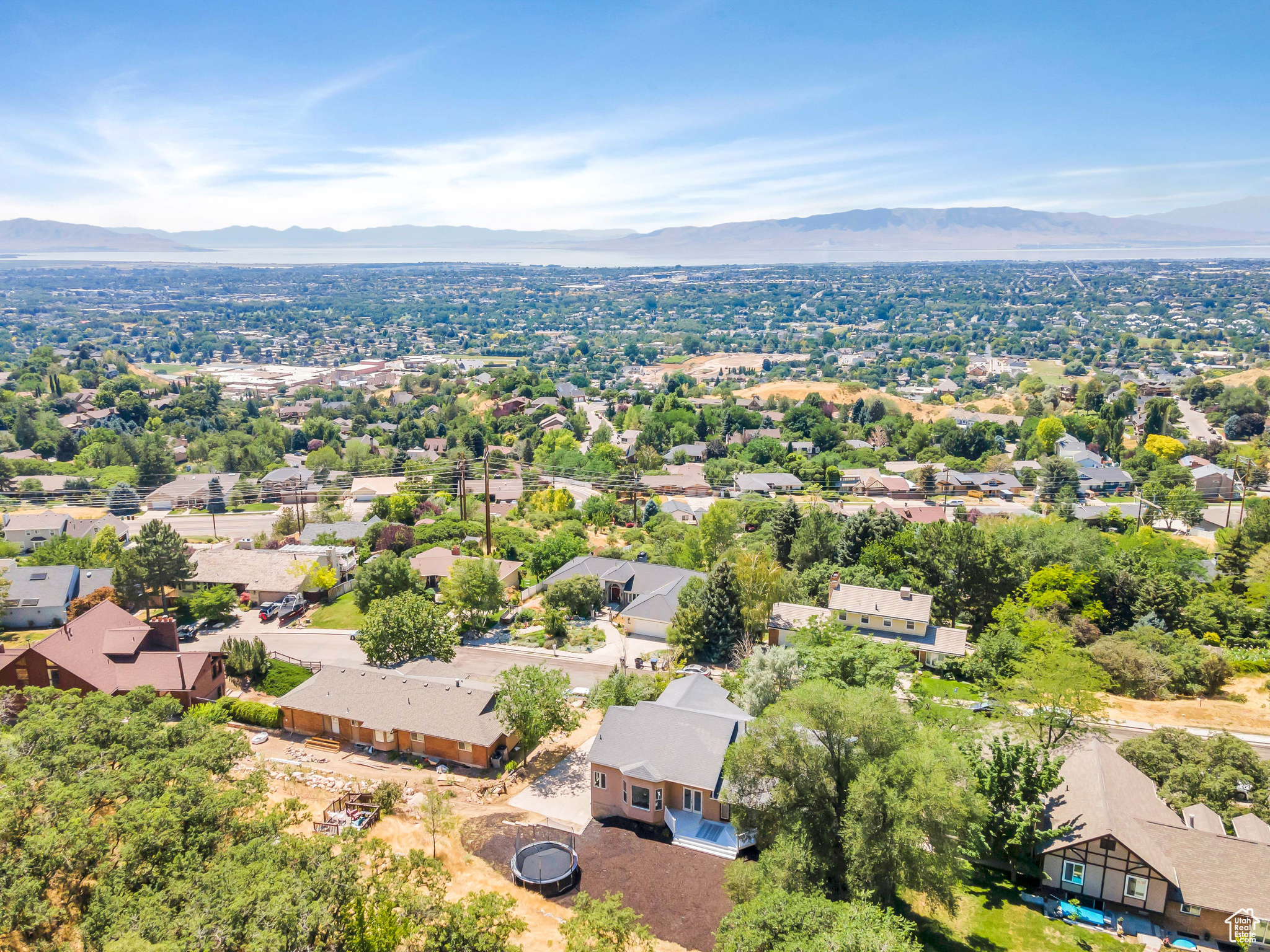 4066 N DEVONSHIRE DR