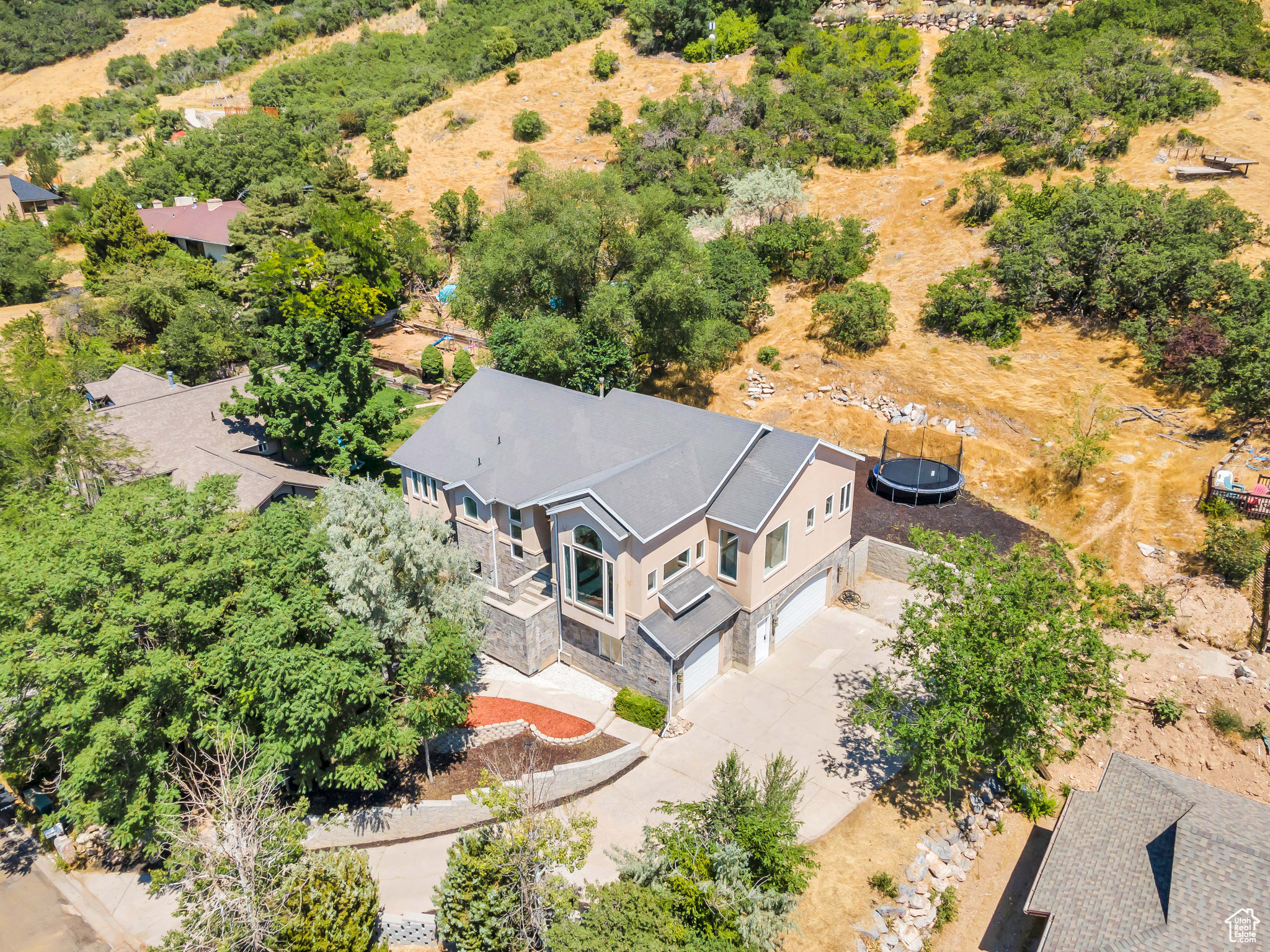 4066 N DEVONSHIRE DR