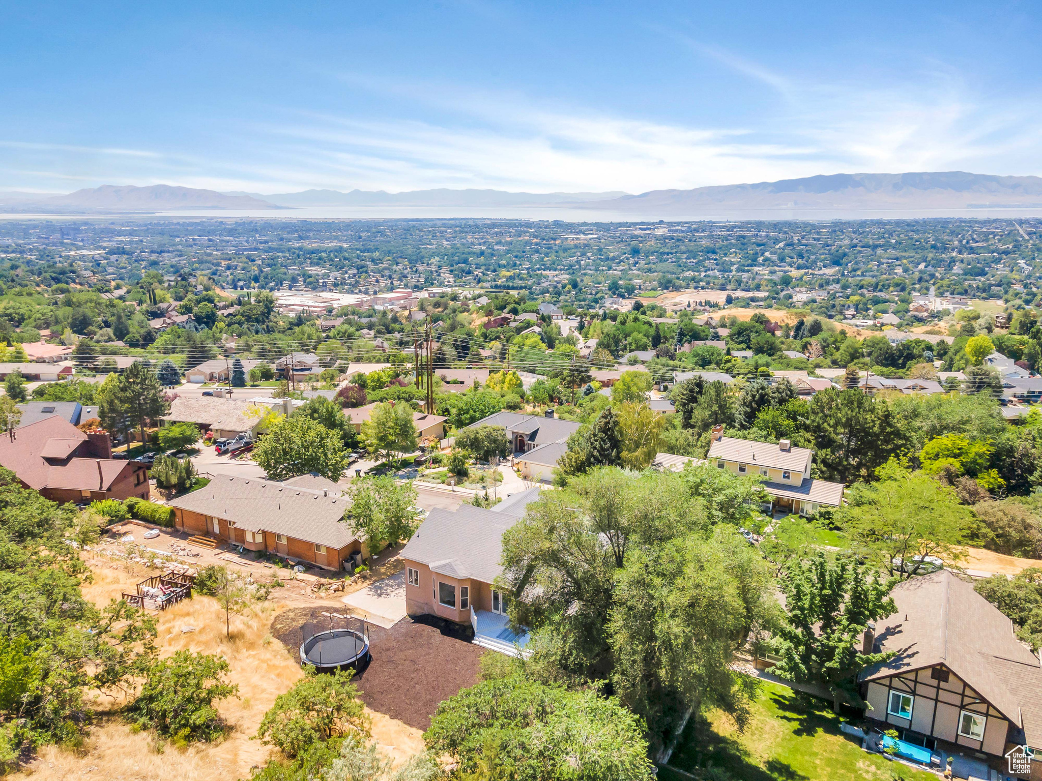 4066 N DEVONSHIRE DR