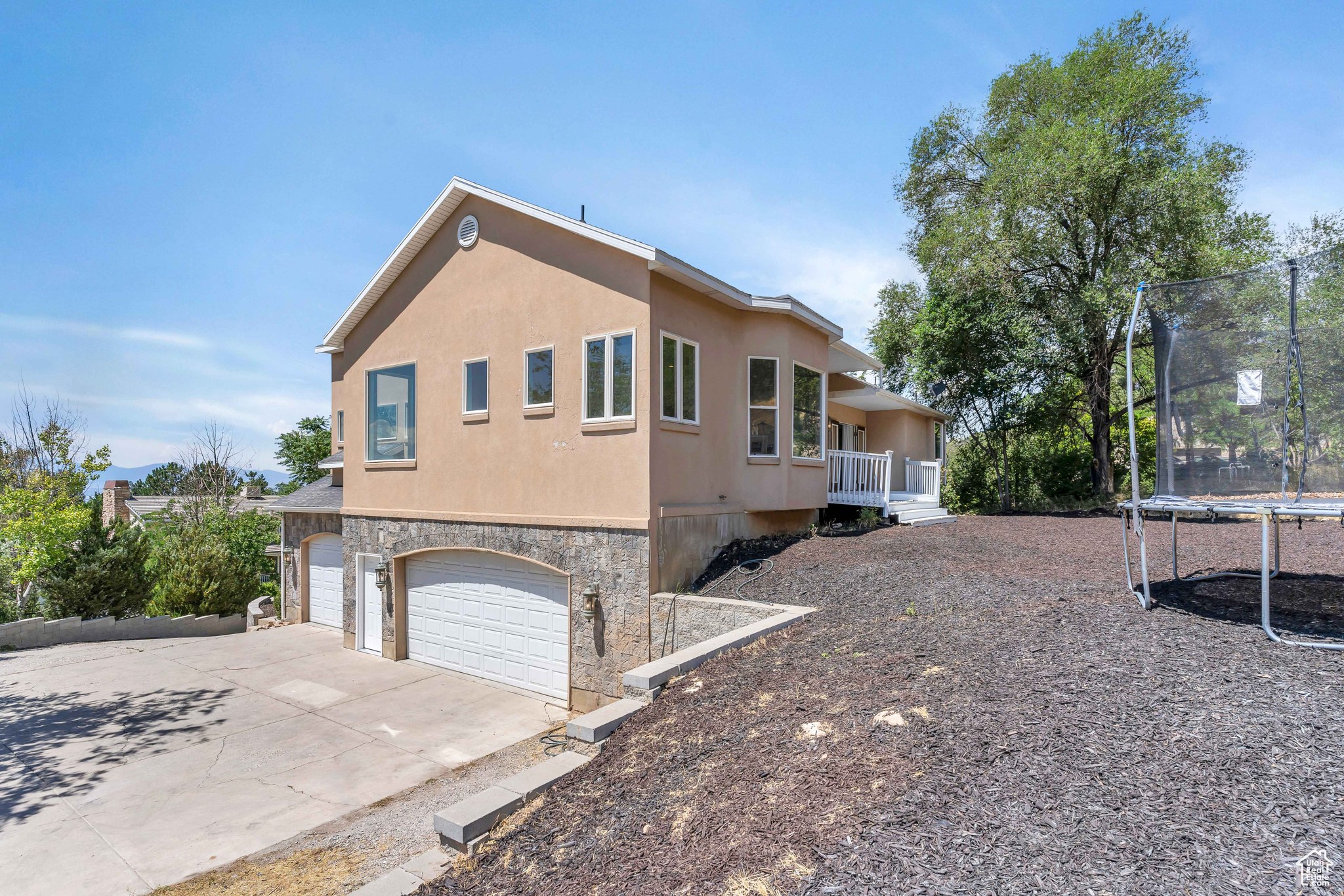 4066 N DEVONSHIRE DR