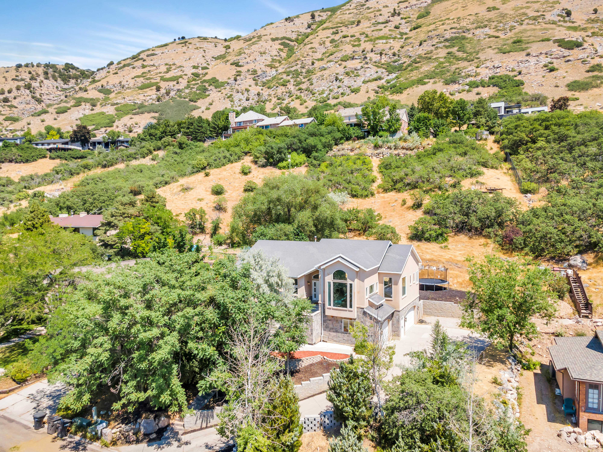 4066 N DEVONSHIRE DR