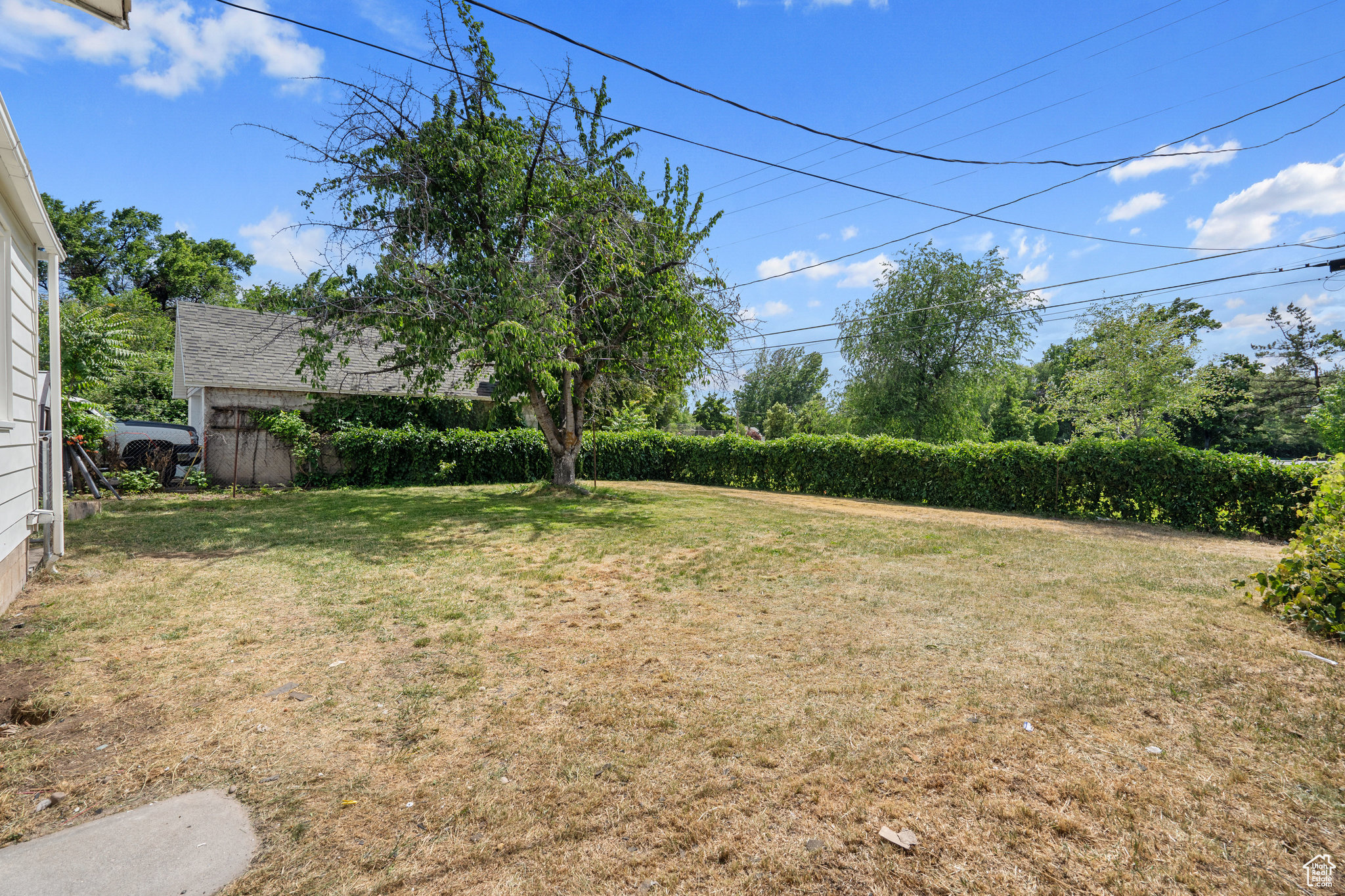 200 BROOKSIDE DR