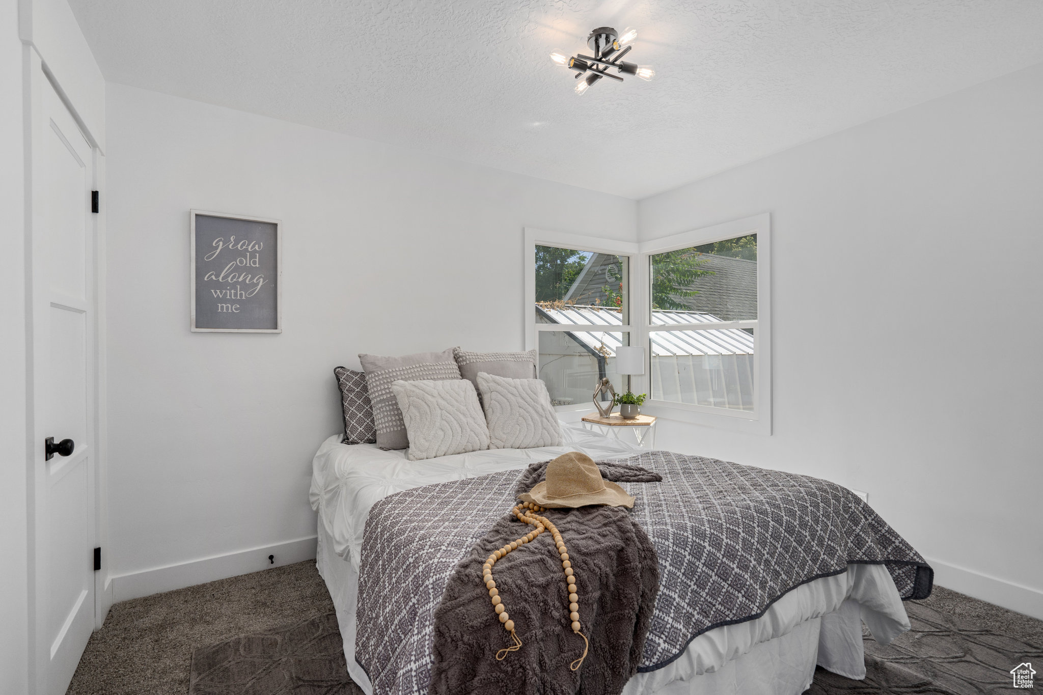 200 BROOKSIDE DR