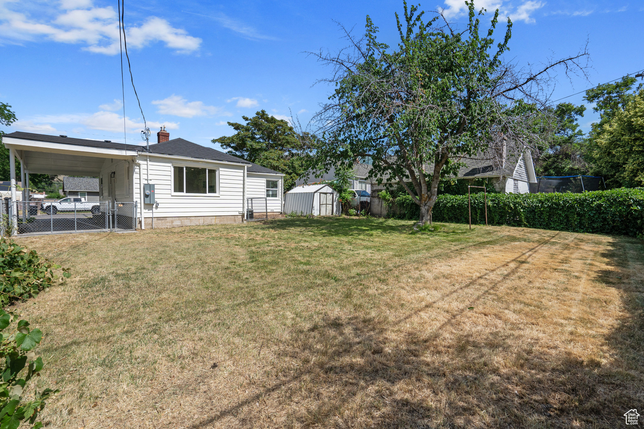 200 BROOKSIDE DR