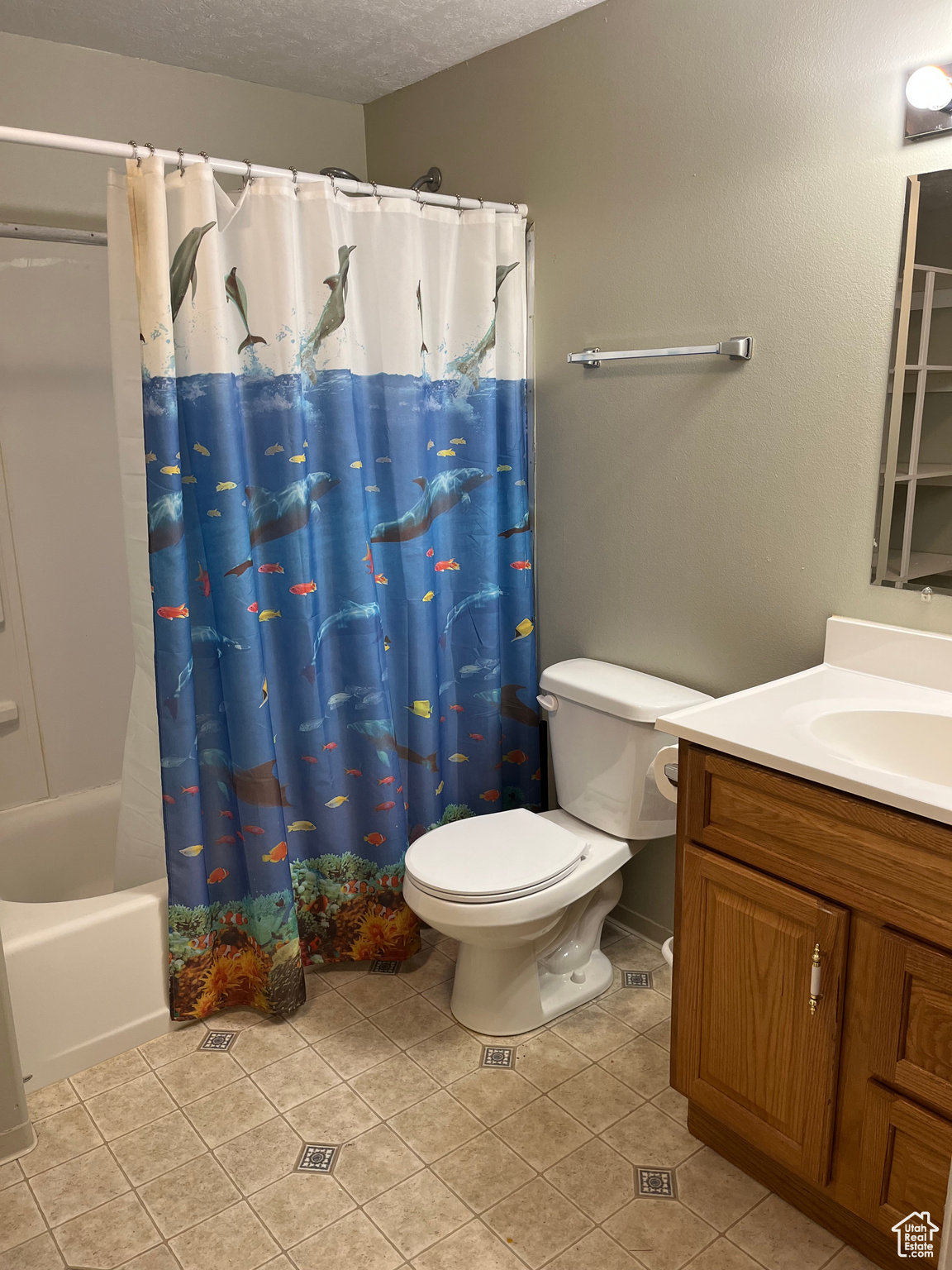 1272 E LOAFER VIEW DR