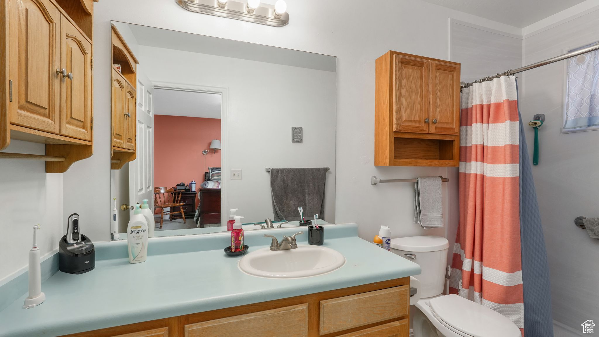 1272 E LOAFER VIEW DR
