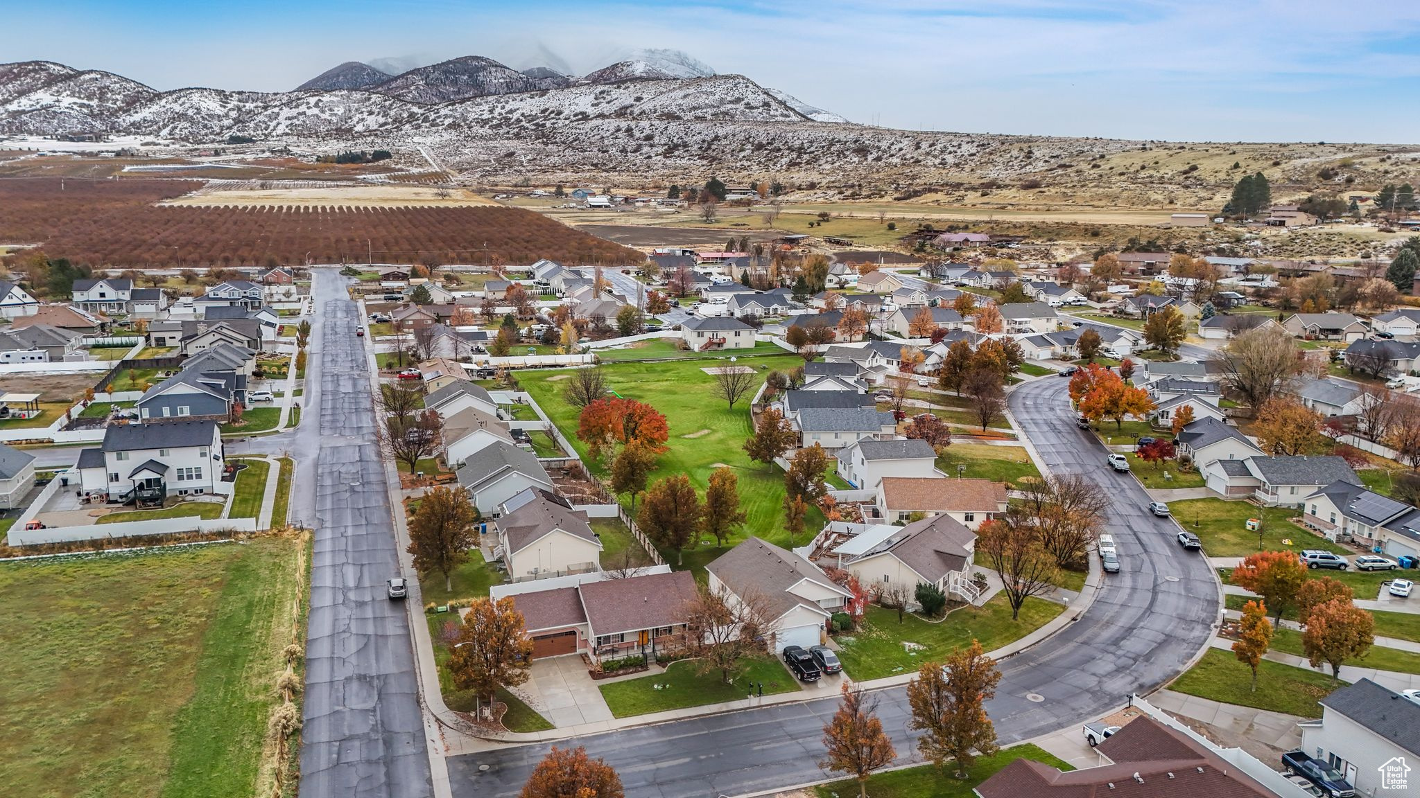 1272 E LOAFER VIEW DR