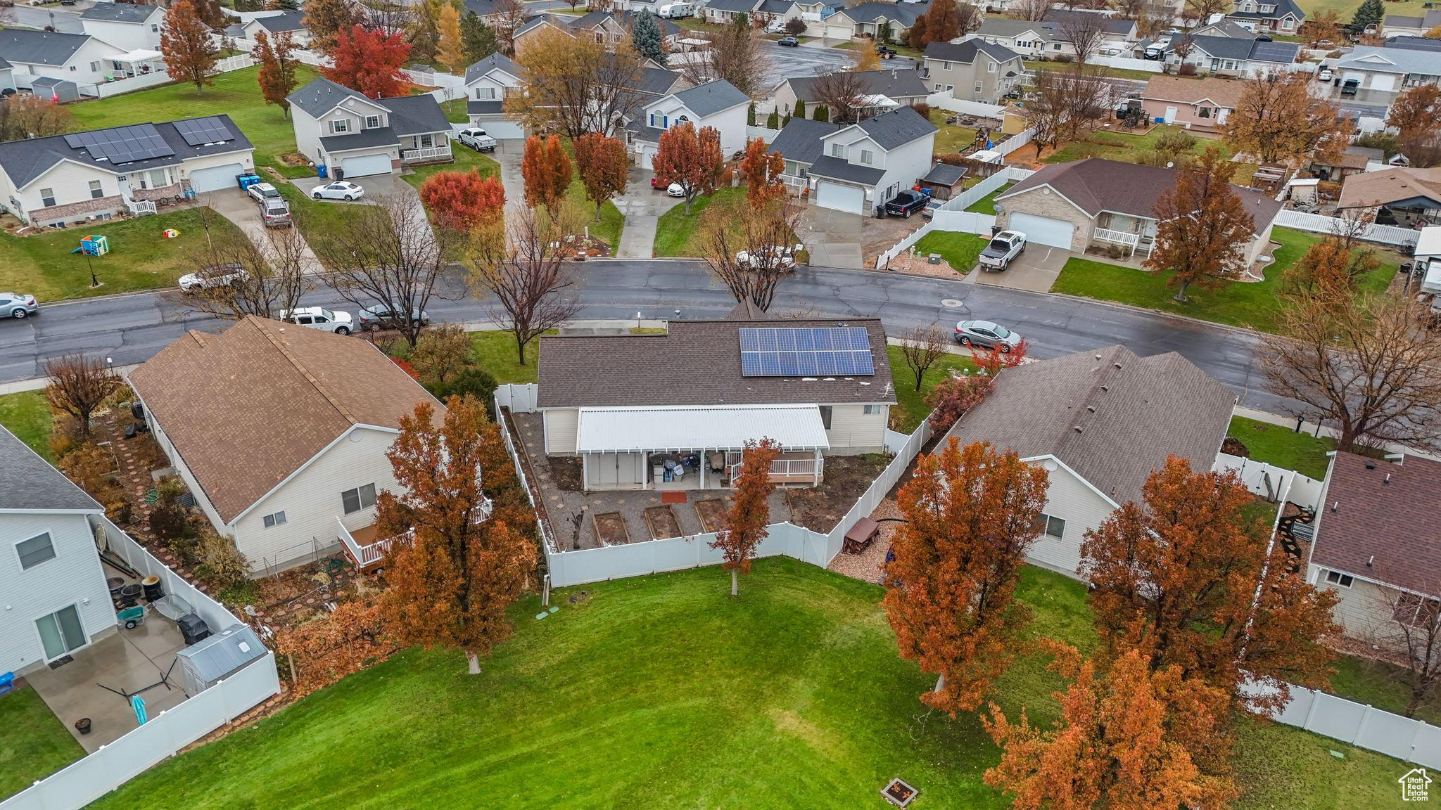 1272 E LOAFER VIEW DR