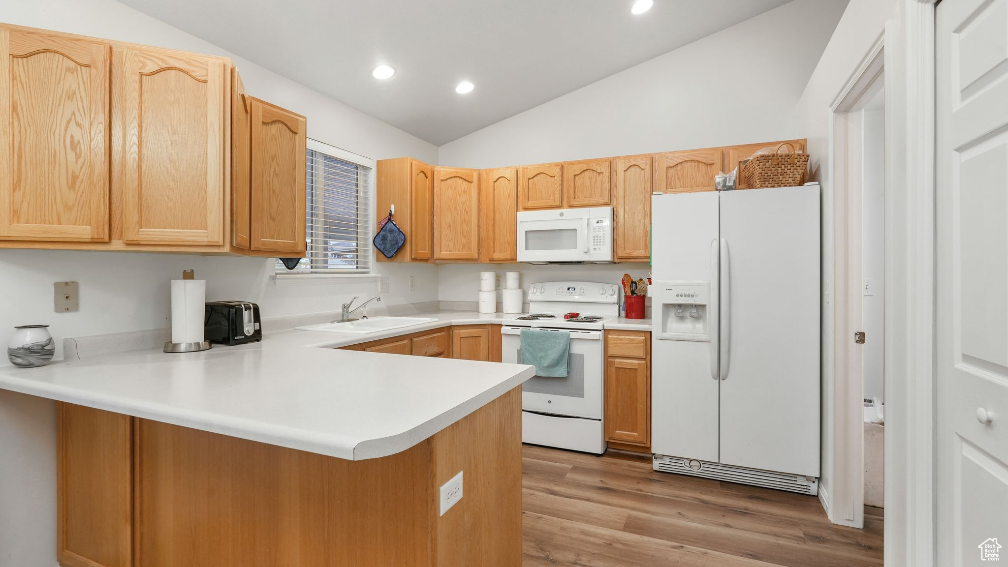 1272 E LOAFER VIEW DR