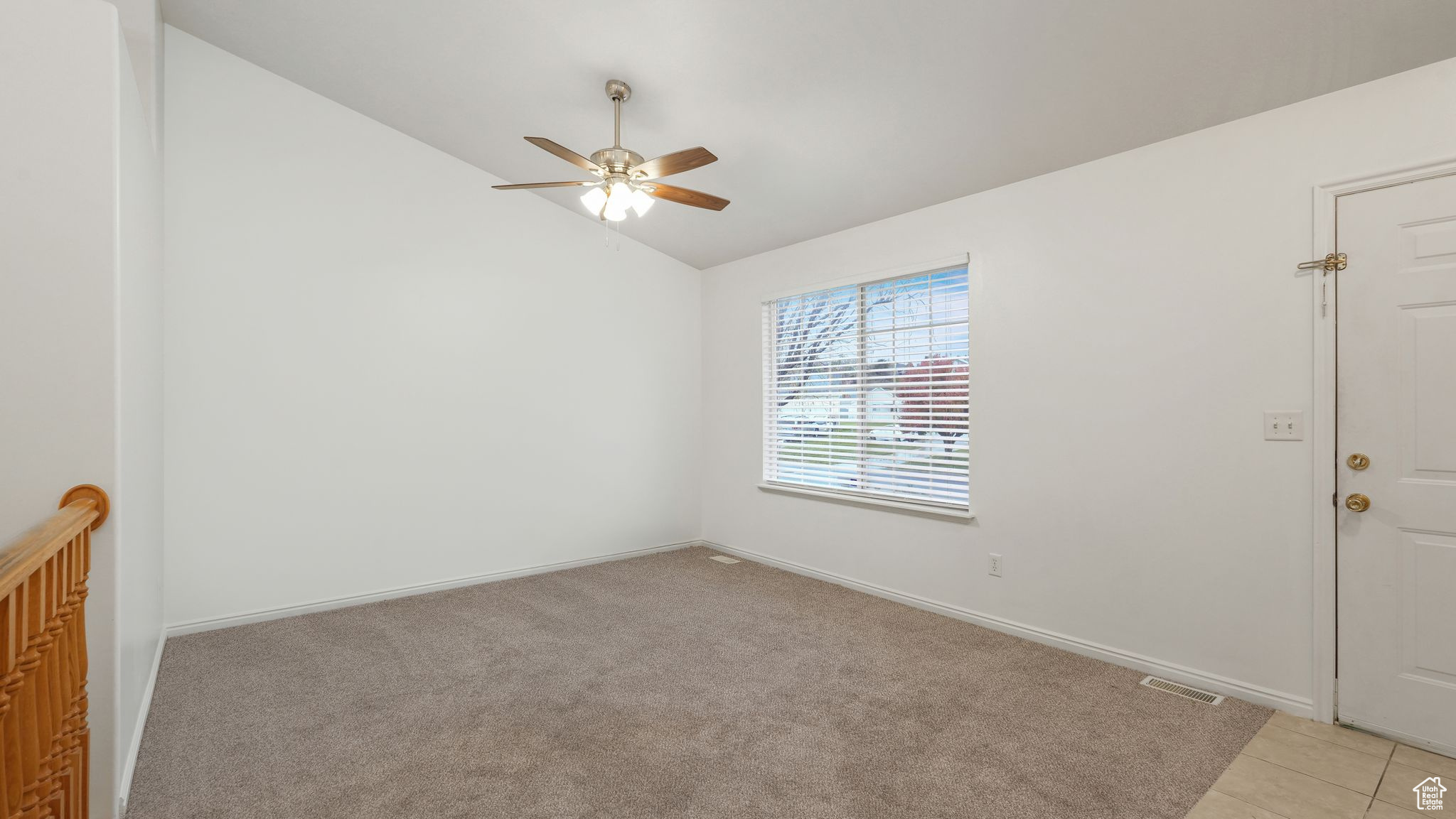 1272 E LOAFER VIEW DR