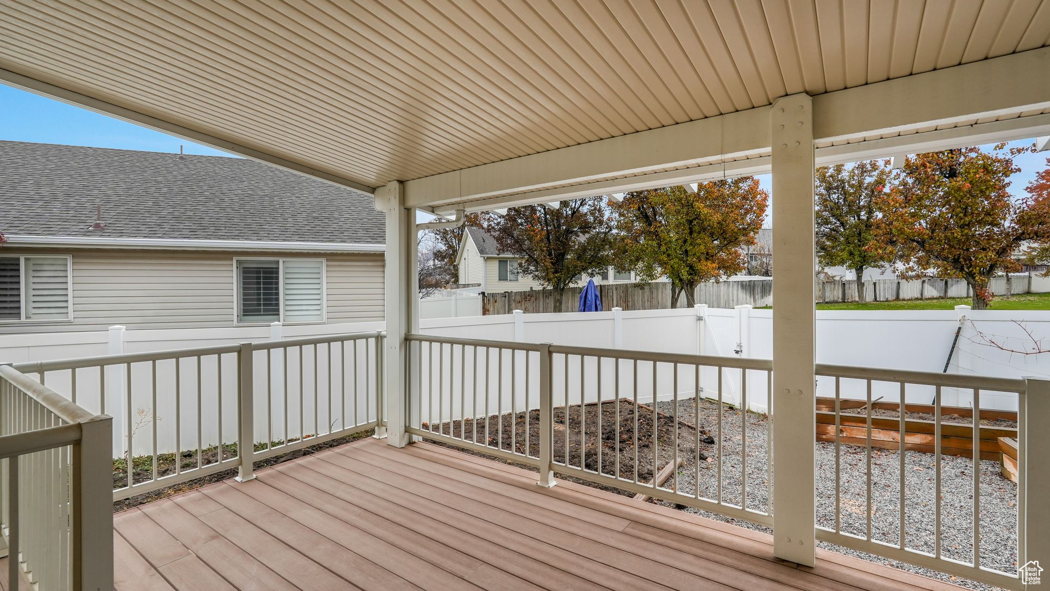1272 E LOAFER VIEW DR