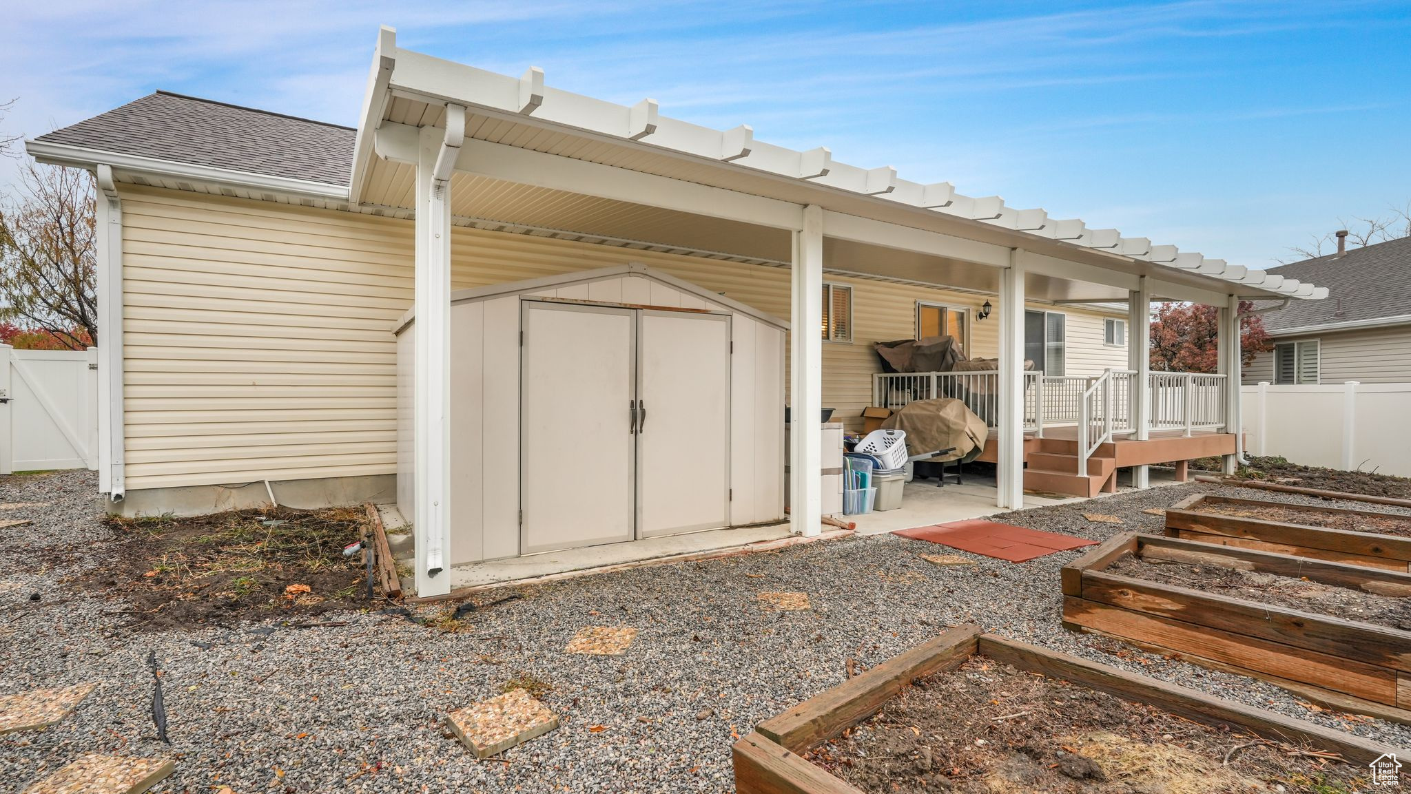 1272 E LOAFER VIEW DR
