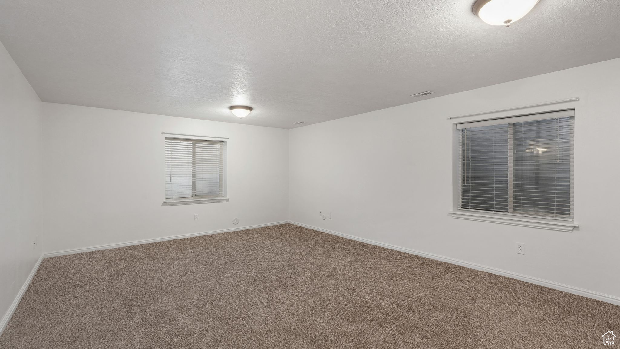 1272 E LOAFER VIEW DR