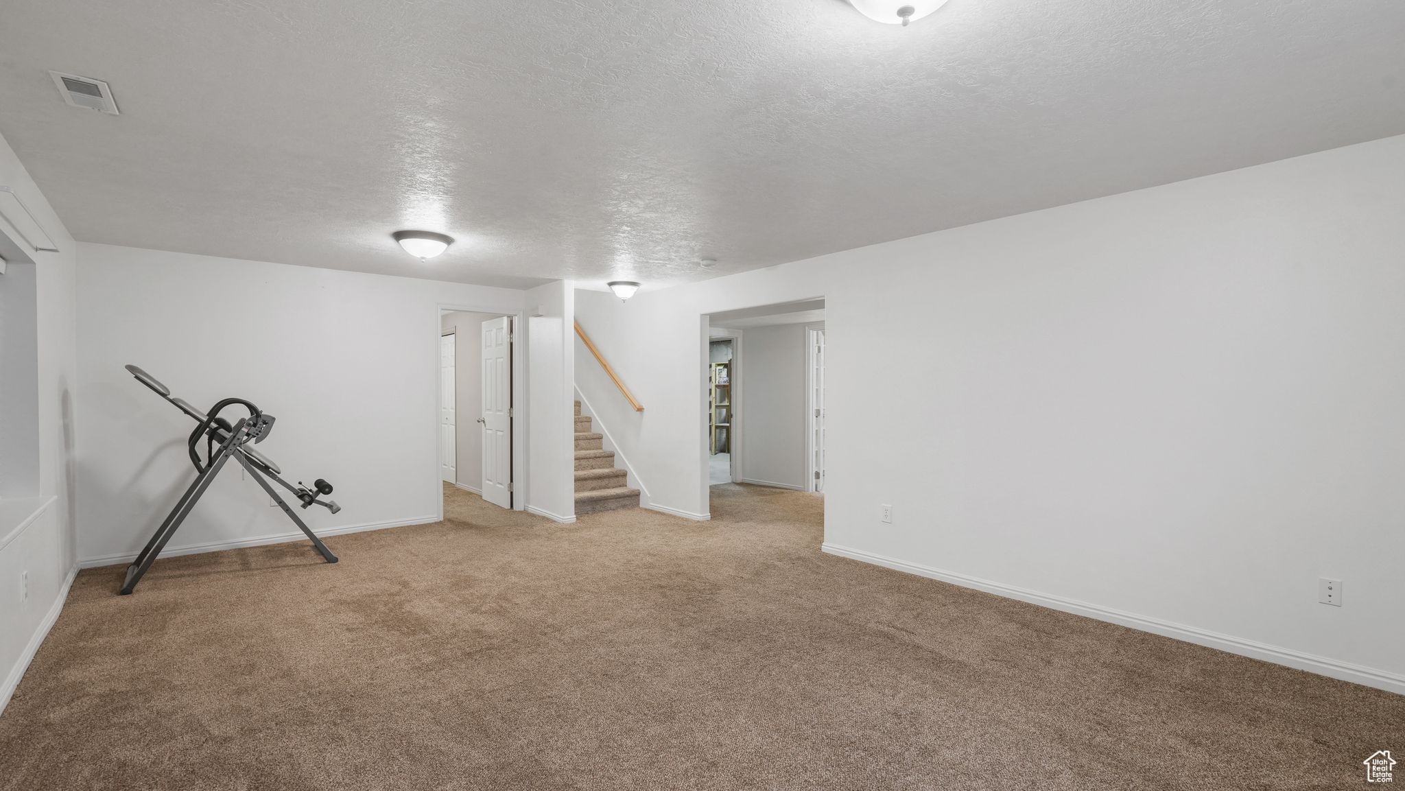 1272 E LOAFER VIEW DR